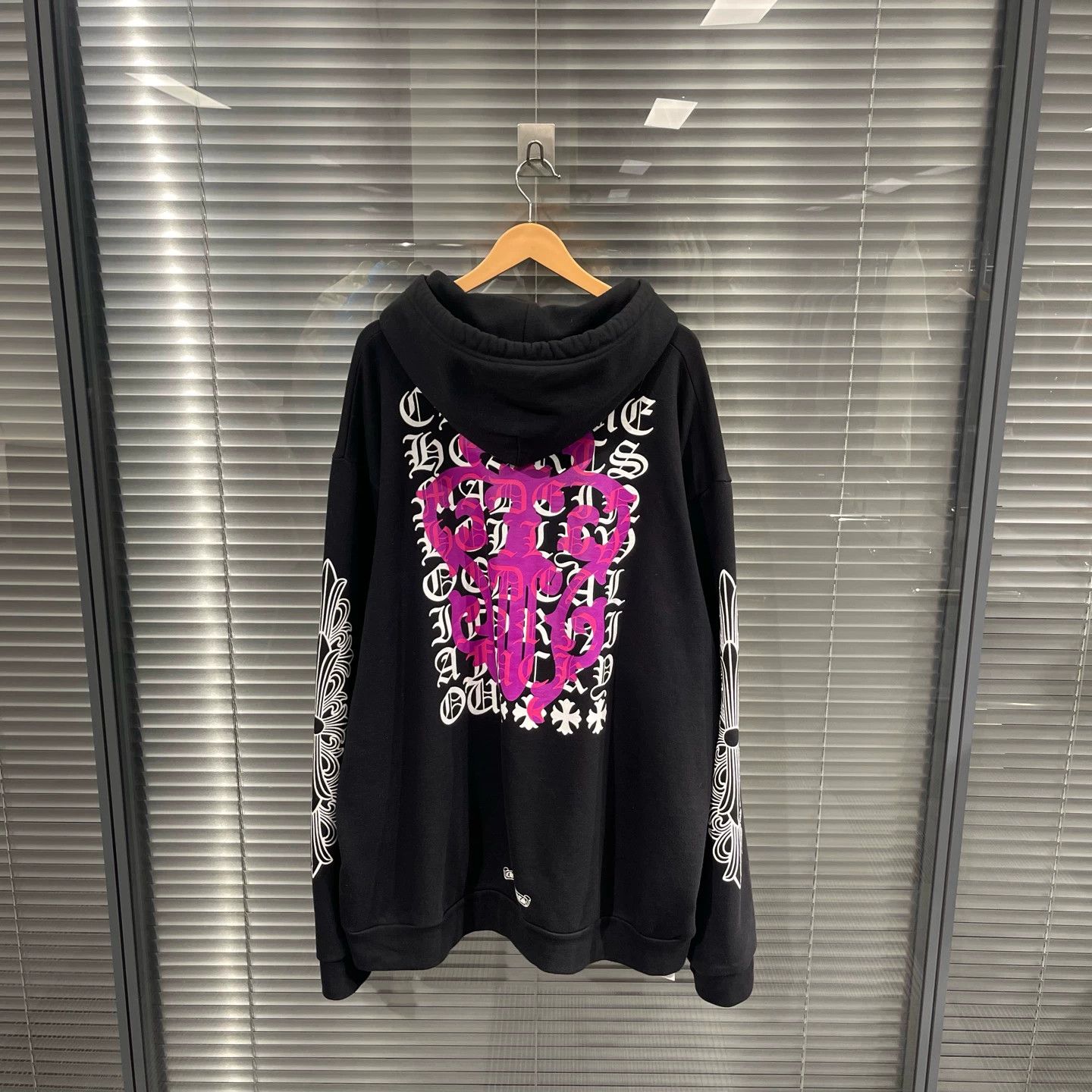 Chrome Hearts Chrome Hearts arm vines back Skt sword XXL hood 99n Size US XXL / EU 58 / 5 - 2 Thumbnail