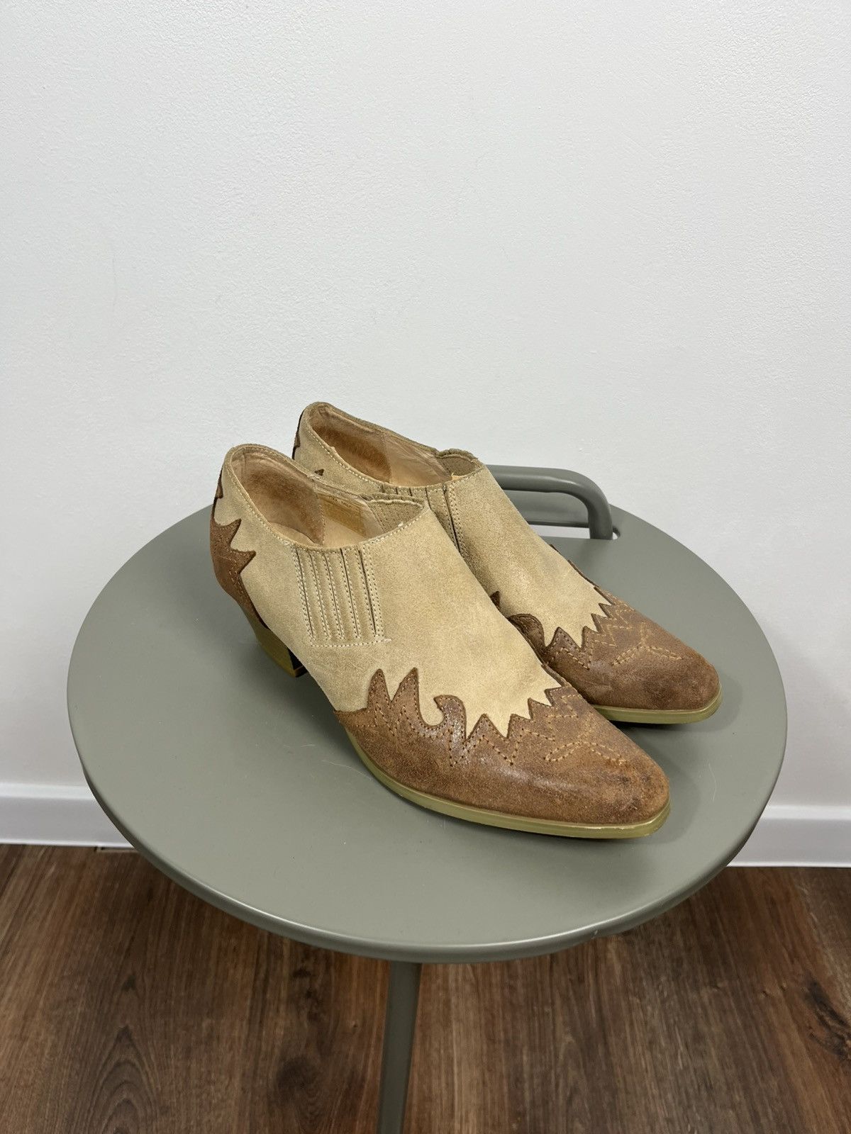 Other Womens Two Tone Suede Western Style Pumps Low Heel EU 40 Size US 9 / IT 39 - 1 Thumbnail