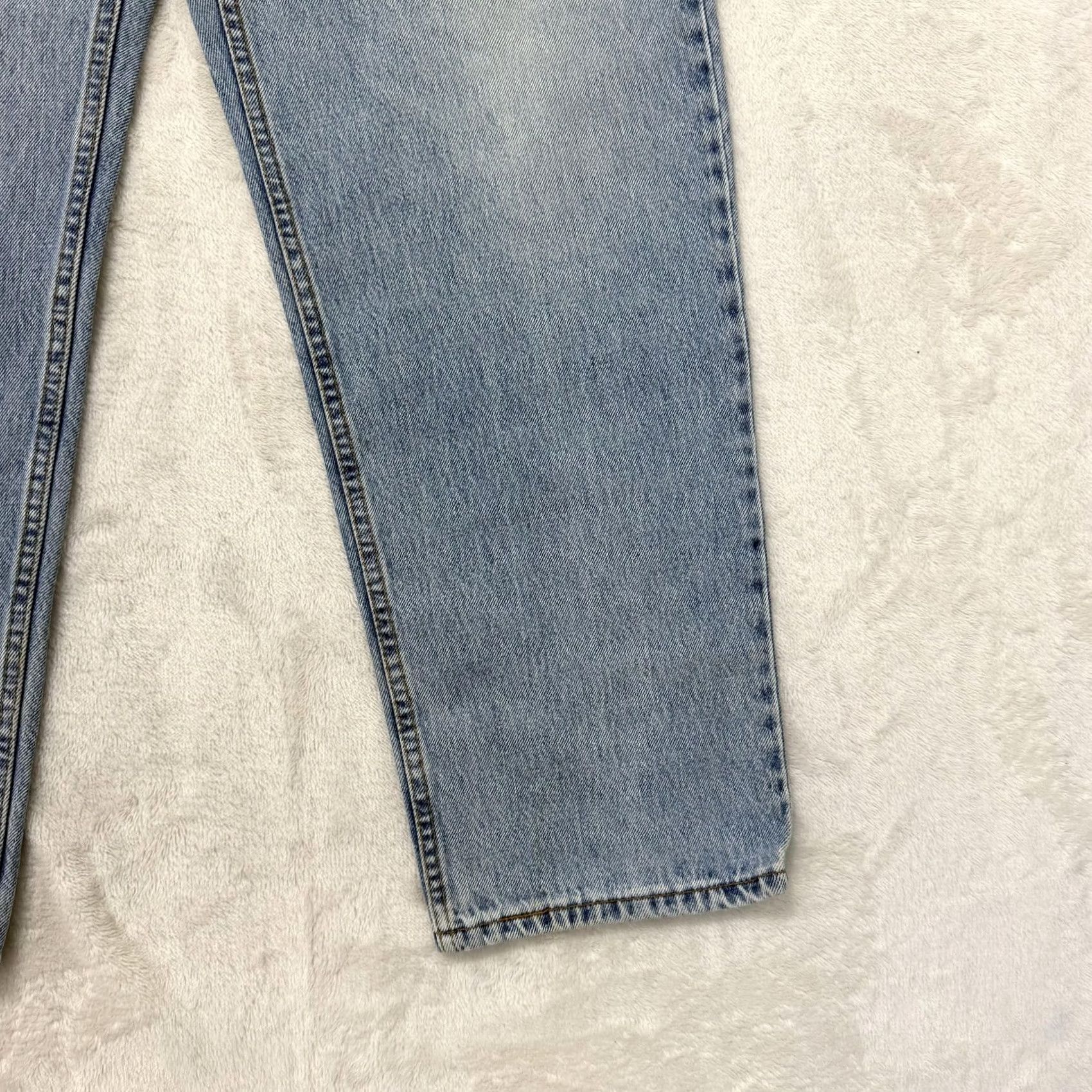 Levi's VINTAGE Levis 550 Jeans Mens 36x30 Blue Light Wash Relaxed Tapered Leg Denim Size US 36 / EU 52 - 3 Thumbnail