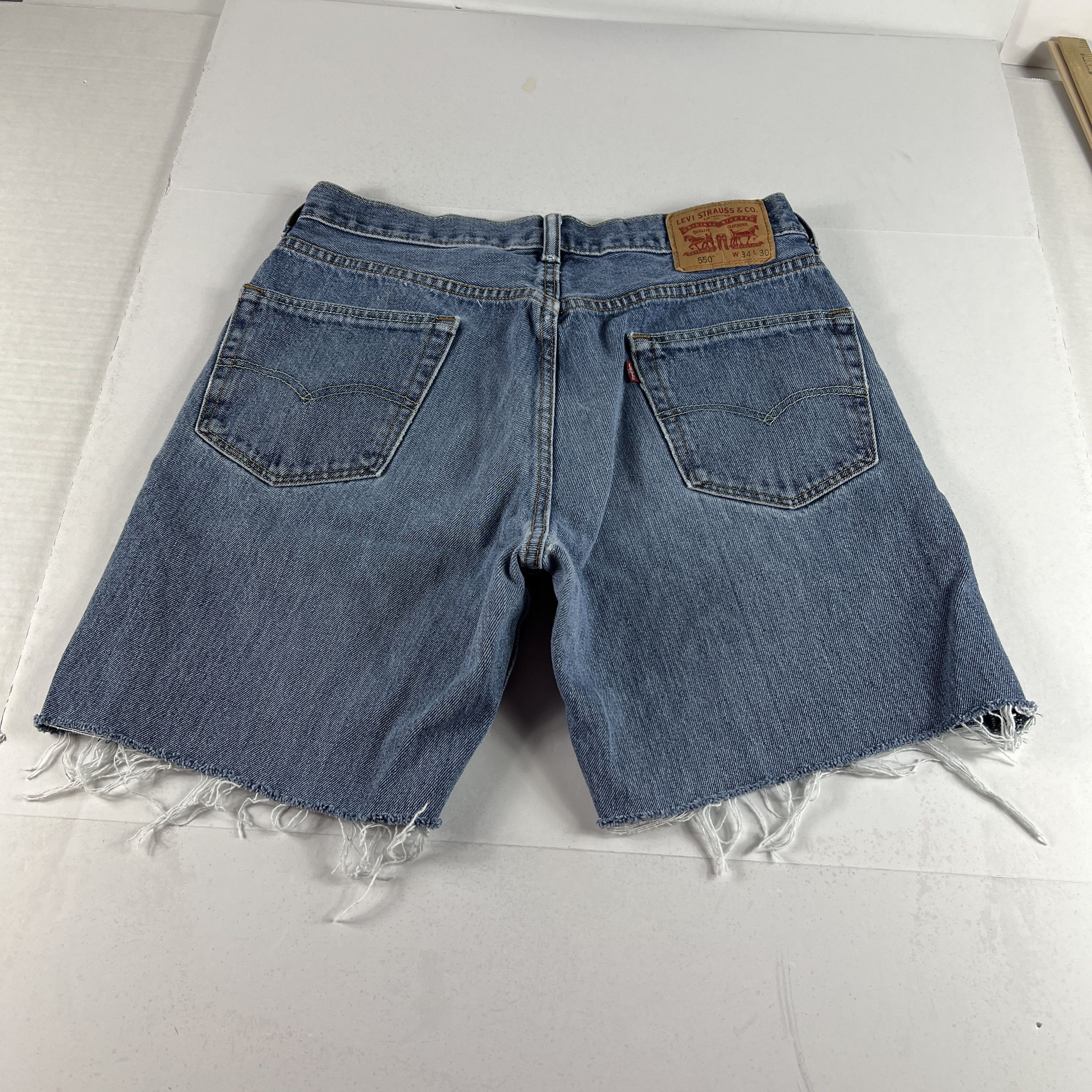 Levi's Levi's Jean Shorts 550 Relaxed Cut Off Cotton Denim Jorts Size US 33 - 6 Thumbnail