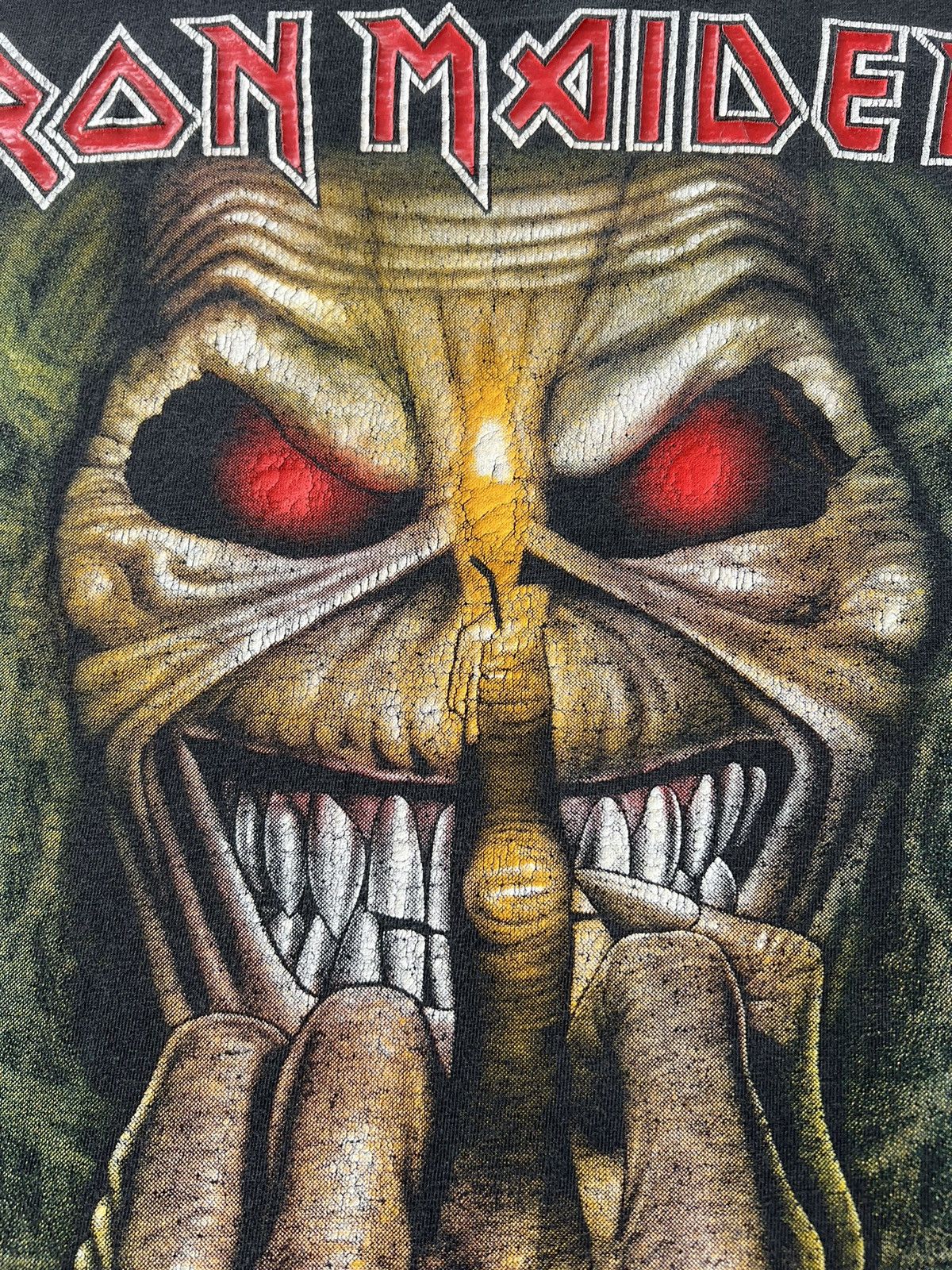 Band Tees Vintage 90s Iron Maiden Best of the Beast Black T-shirt Size US L / EU 52-54 / 3 - 6 Thumbnail