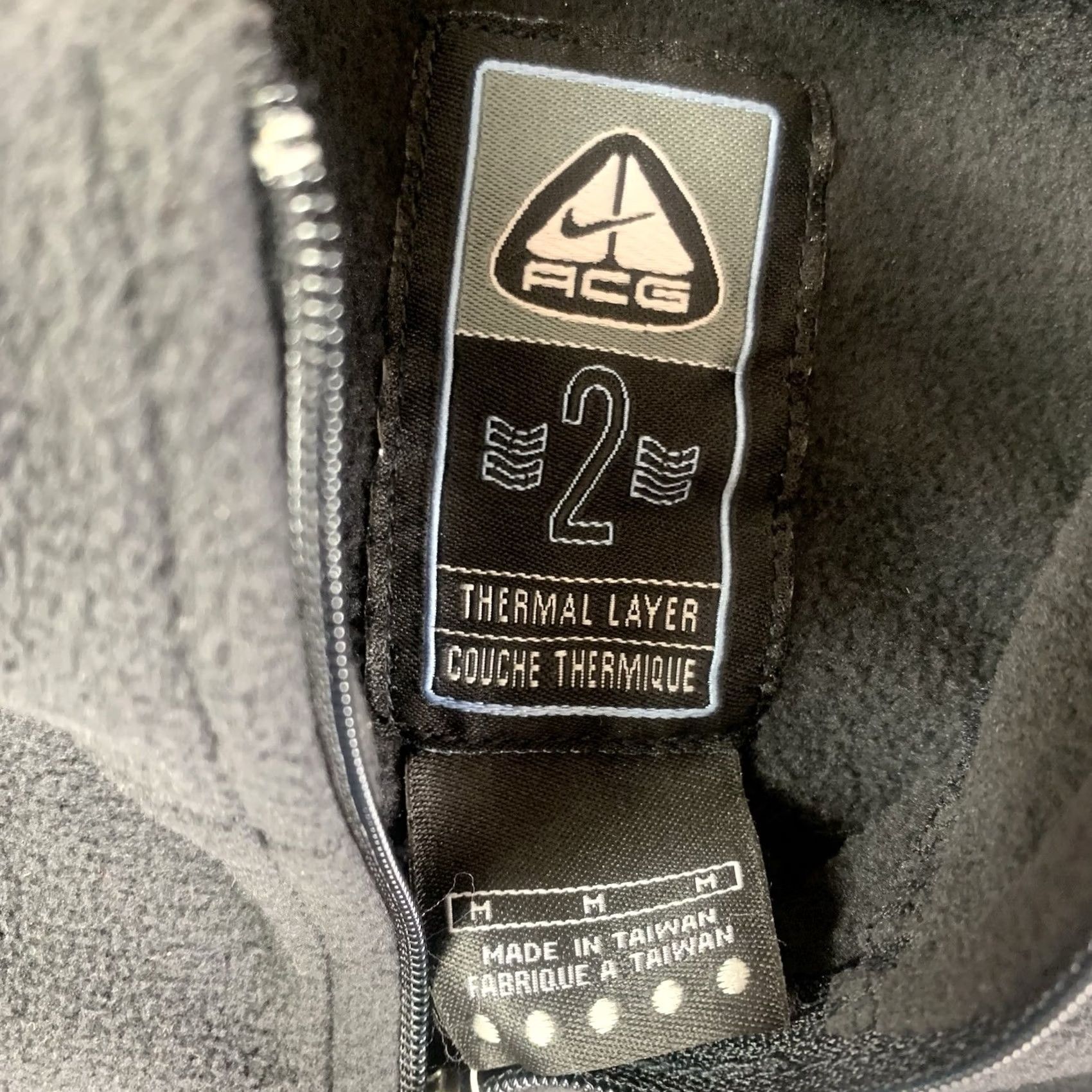 Nike ACG VINTAGE Nike ACG Mens Black Thermal Layer 2 Jacket M Parka 90s Outdoor Sports Logo Zipper Works (Broken Tab) Size US M / EU 48-50 / 2 - 7 Thumbnail