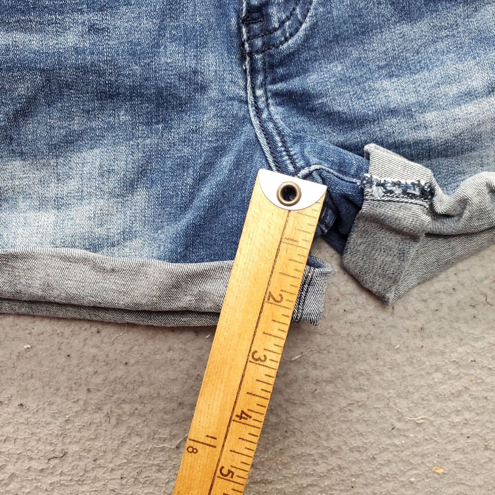 Vintage KanCan Jeans Shorts Womens Size 9/28 Blue Denim 5-Pocket Design Cuffed Hem Jeans Shorts Womens Size 9/28 Blue Denim Size 30" / US 8 / IT 44 - 3 Thumbnail