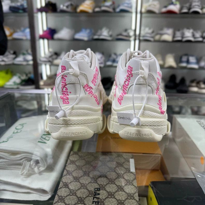Balenciaga Balenciaga Triple S Sneakers Size 38-2505 Size US 5 / IT 35 - 6 Thumbnail