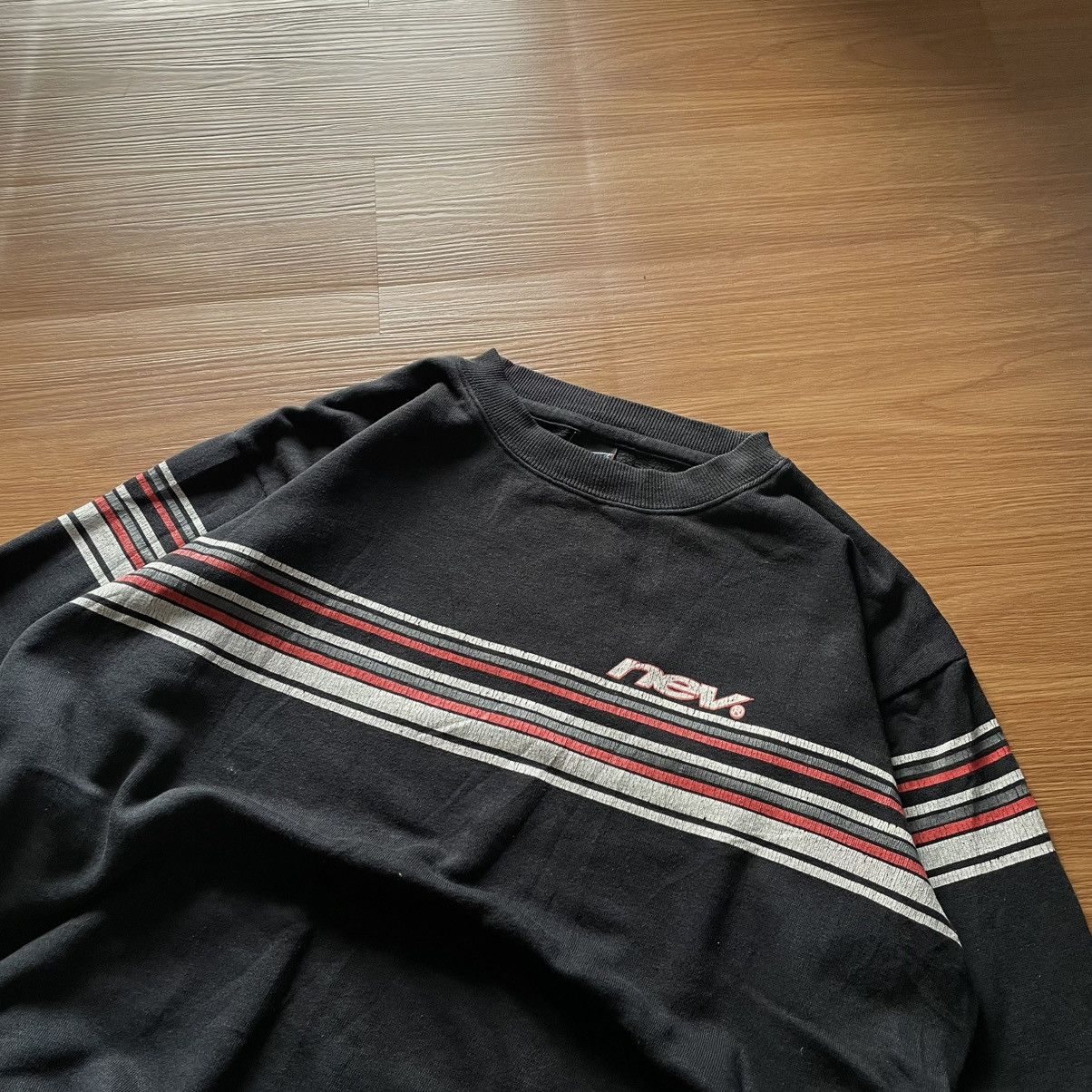 Vintage Nev Surfboard vintage 90s Sweatshirts Crewneck Size US M / EU 48-50 / 2 - 3 Thumbnail