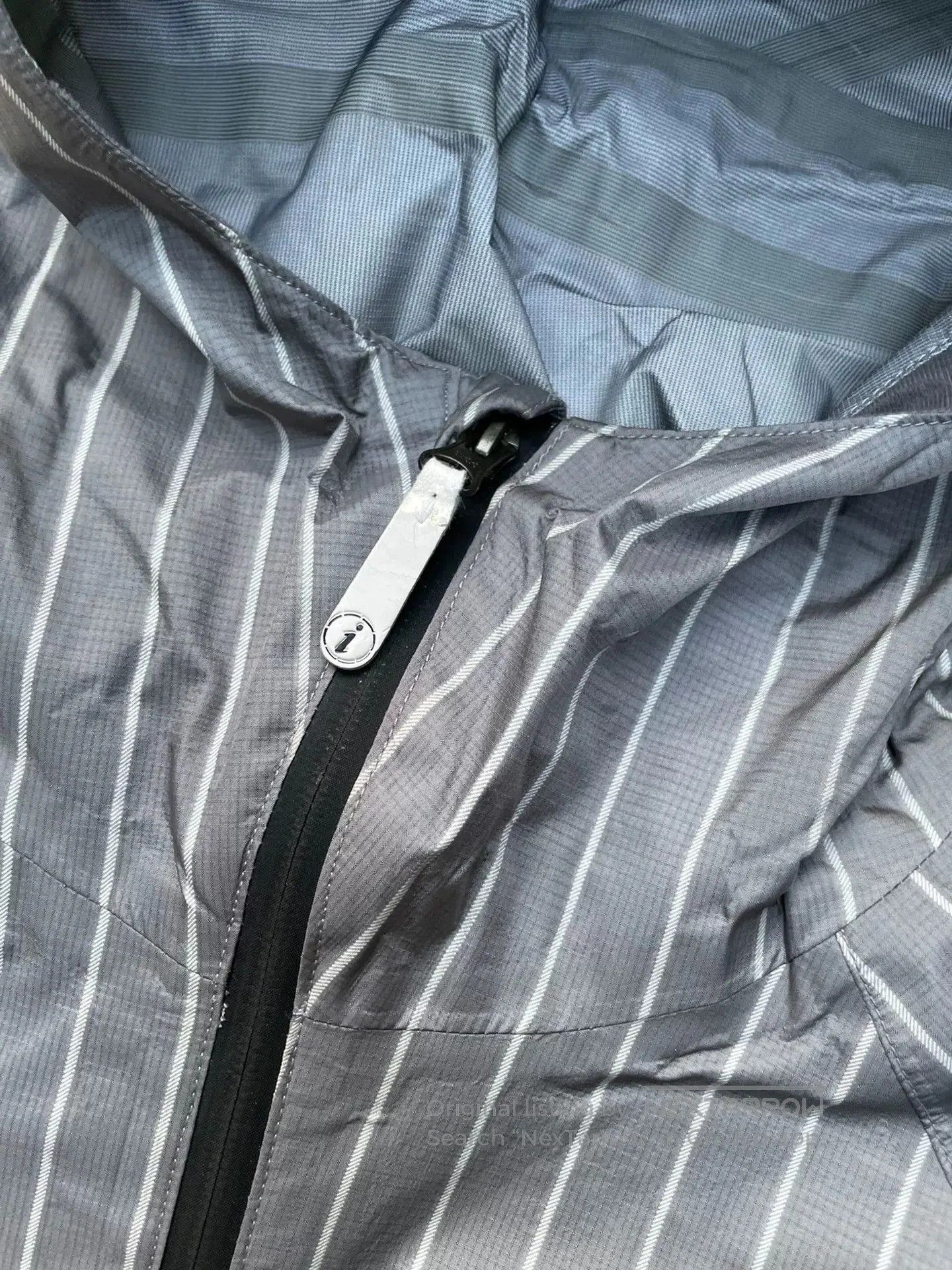 Burton iDiom iDiom Vertical Stripe Button Jacket. Size US S / EU 44-46 / 1 - 2 Thumbnail