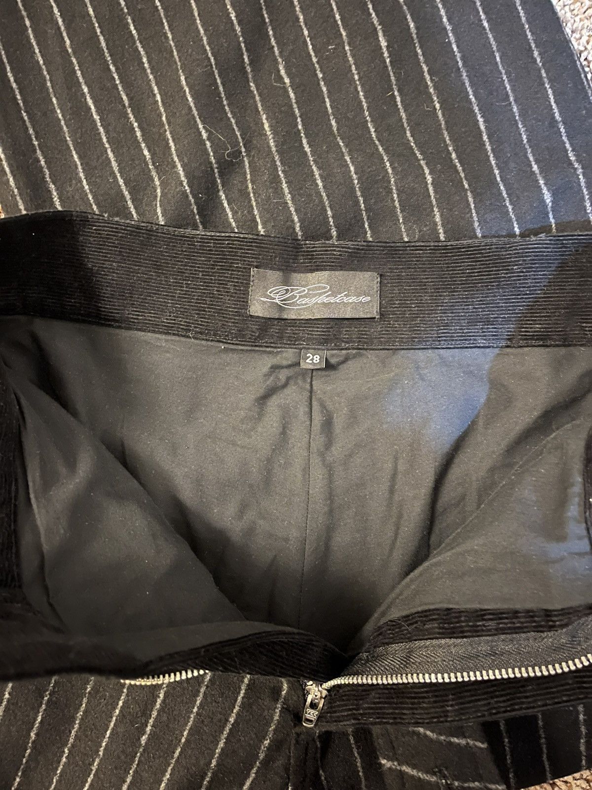 basketcase gallery Basketcase gallery pinstripe double waisted trousers Size US 28 / EU 44 - 4 Thumbnail