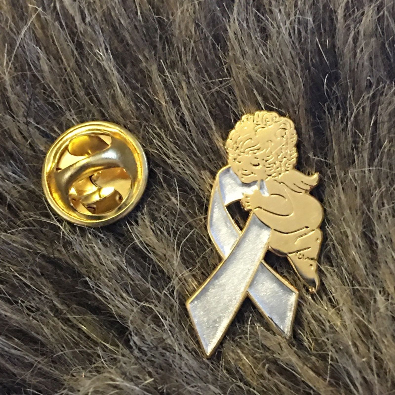 Jewelry Gold tone angel with light blue ribbon tie tac pin Size ONE SIZE - 2 Thumbnail