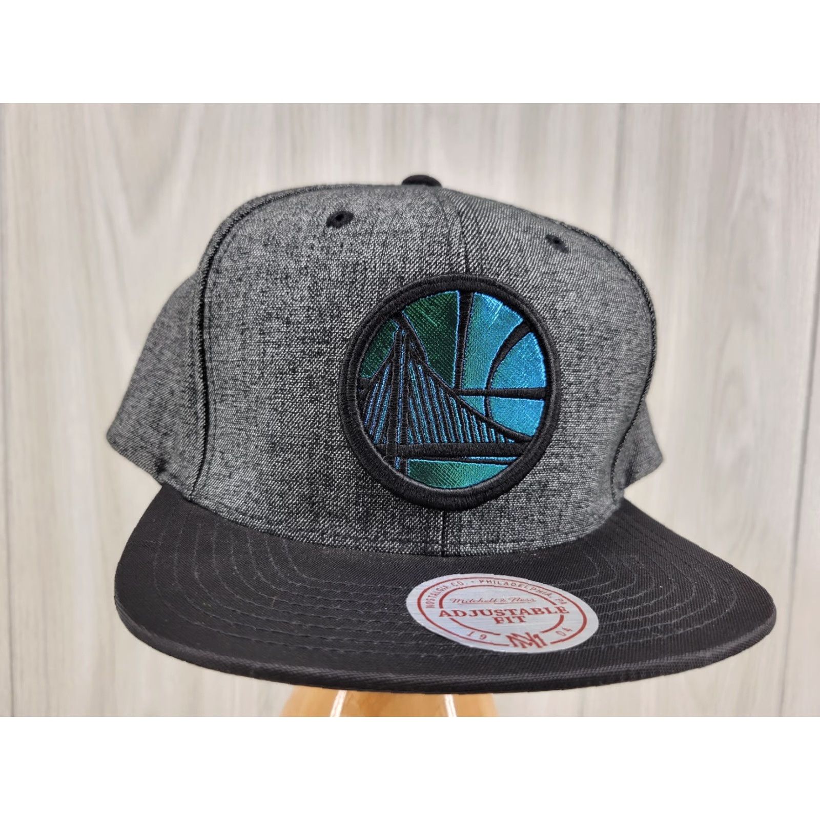 Mitchell & Ness Mitchell & Ness Golden State Warriors Gray Snapback Hat Basketball NBA Mens One Size Gray Snapback Warriors NBA Men Size ONE SIZE - 2 Thumbnail