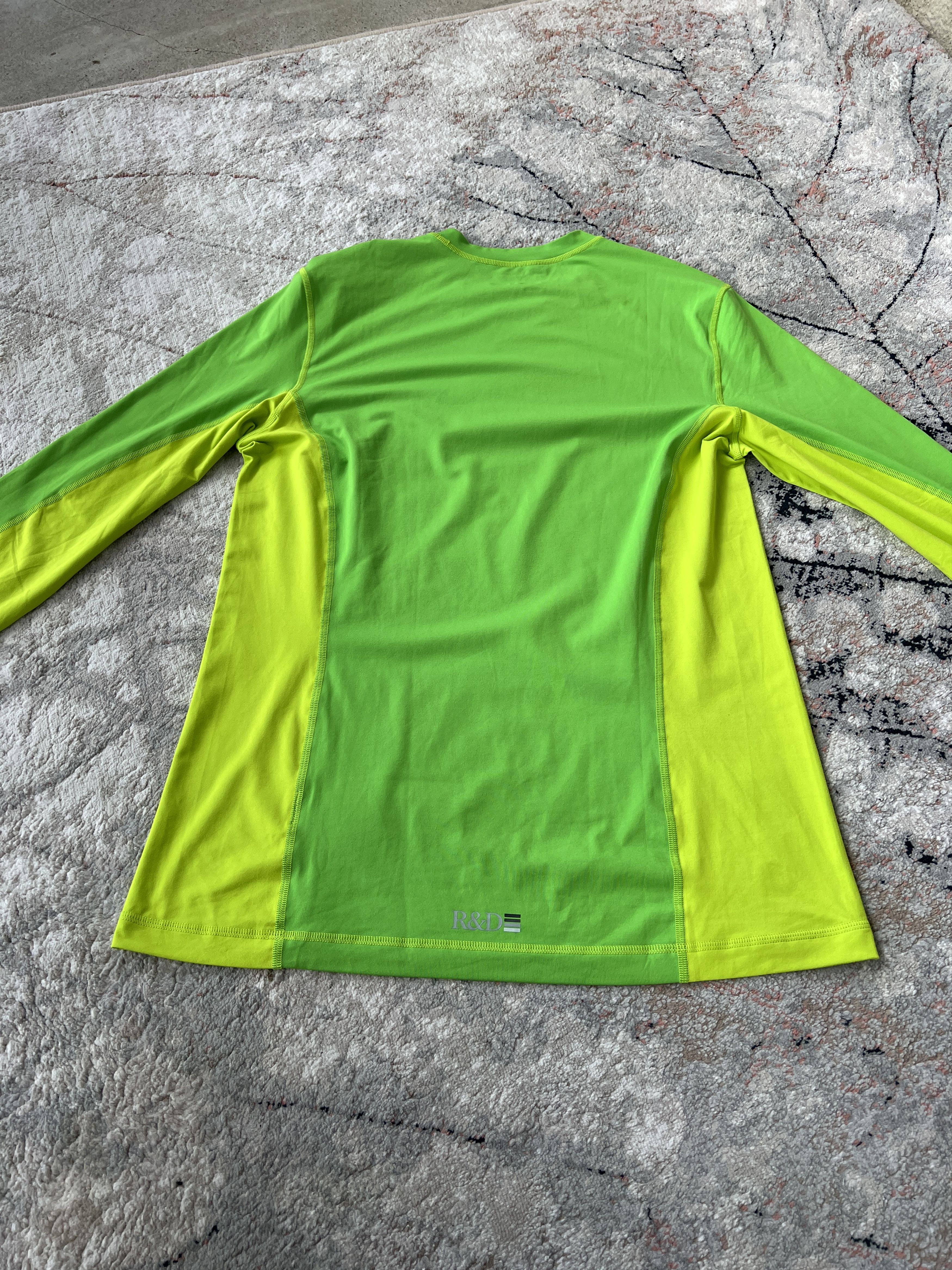 Peak Performance Peak Performance Long Sleeve Size US XL / EU 56 / 4 - 4 Thumbnail