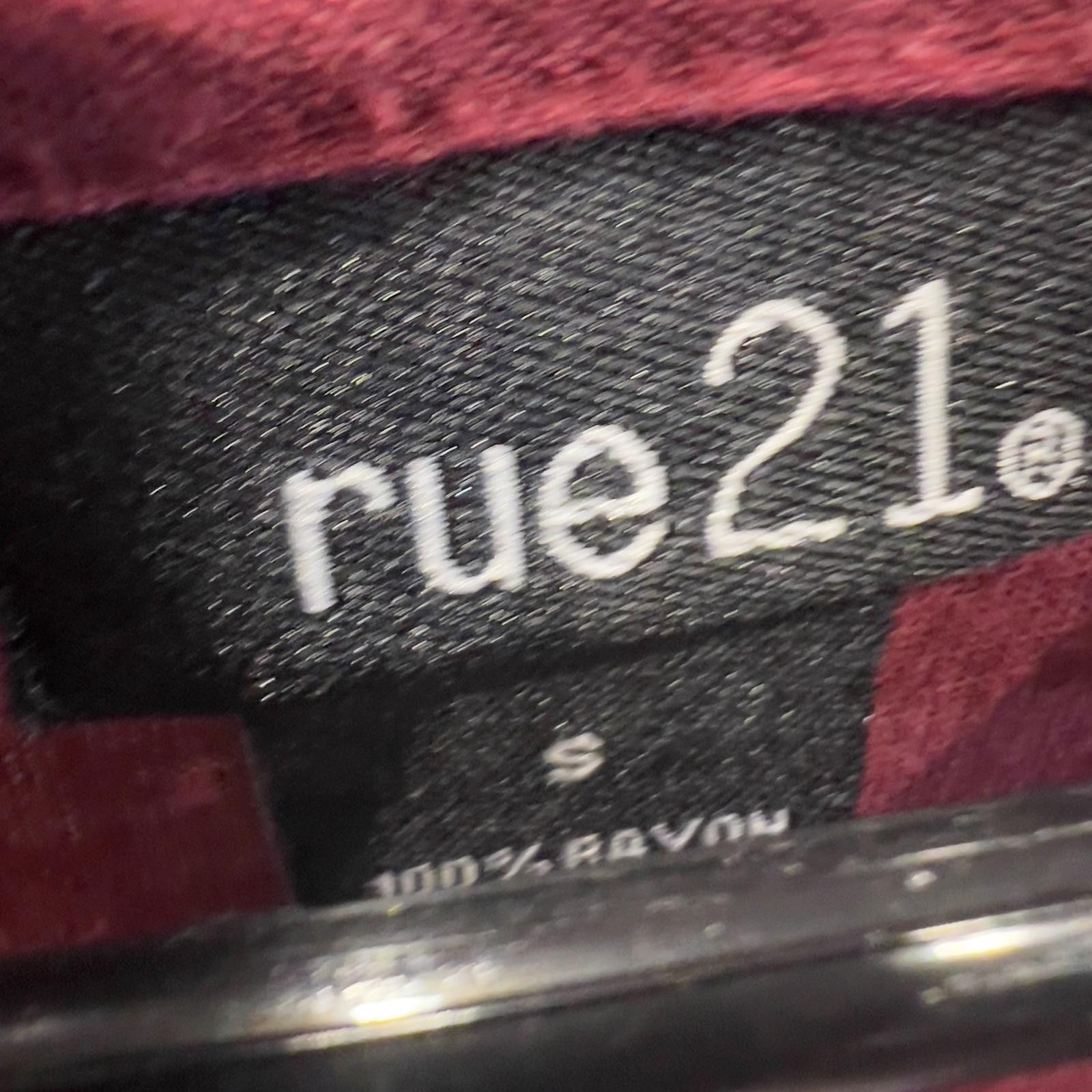 rue21 Rue21 Women's Burgundy Tank Top with White Lace and Embroder Size S / US 4 / IT 40 - 3 Thumbnail