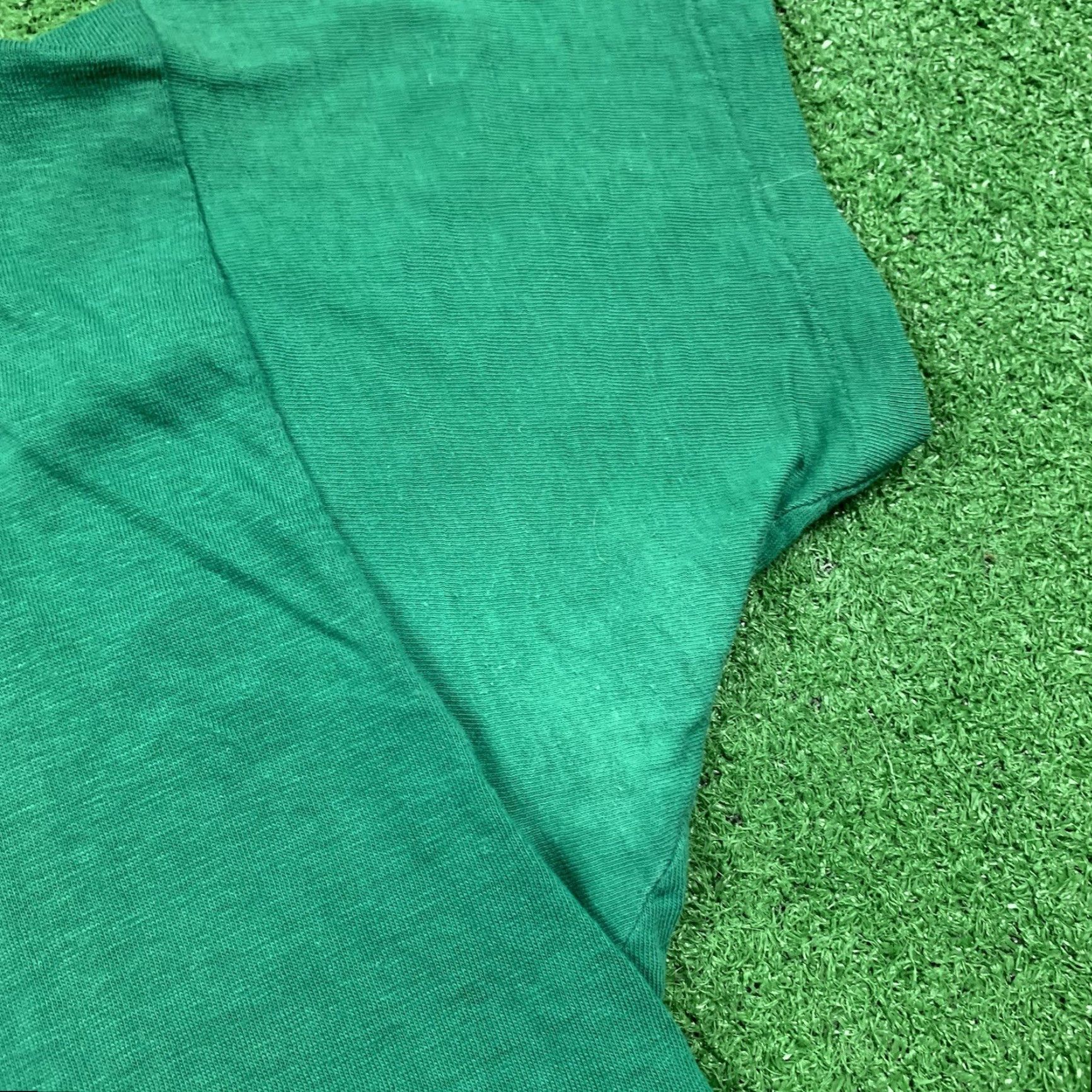 Nike VINTAGE Nike T Shirt Unisex 70s 70s Graphic Tee Green Cotton Logo USA Geisha Rap Hike Prefontaine OG Rare Stadium Size US L / EU 52-54 / 3 - 5 Thumbnail