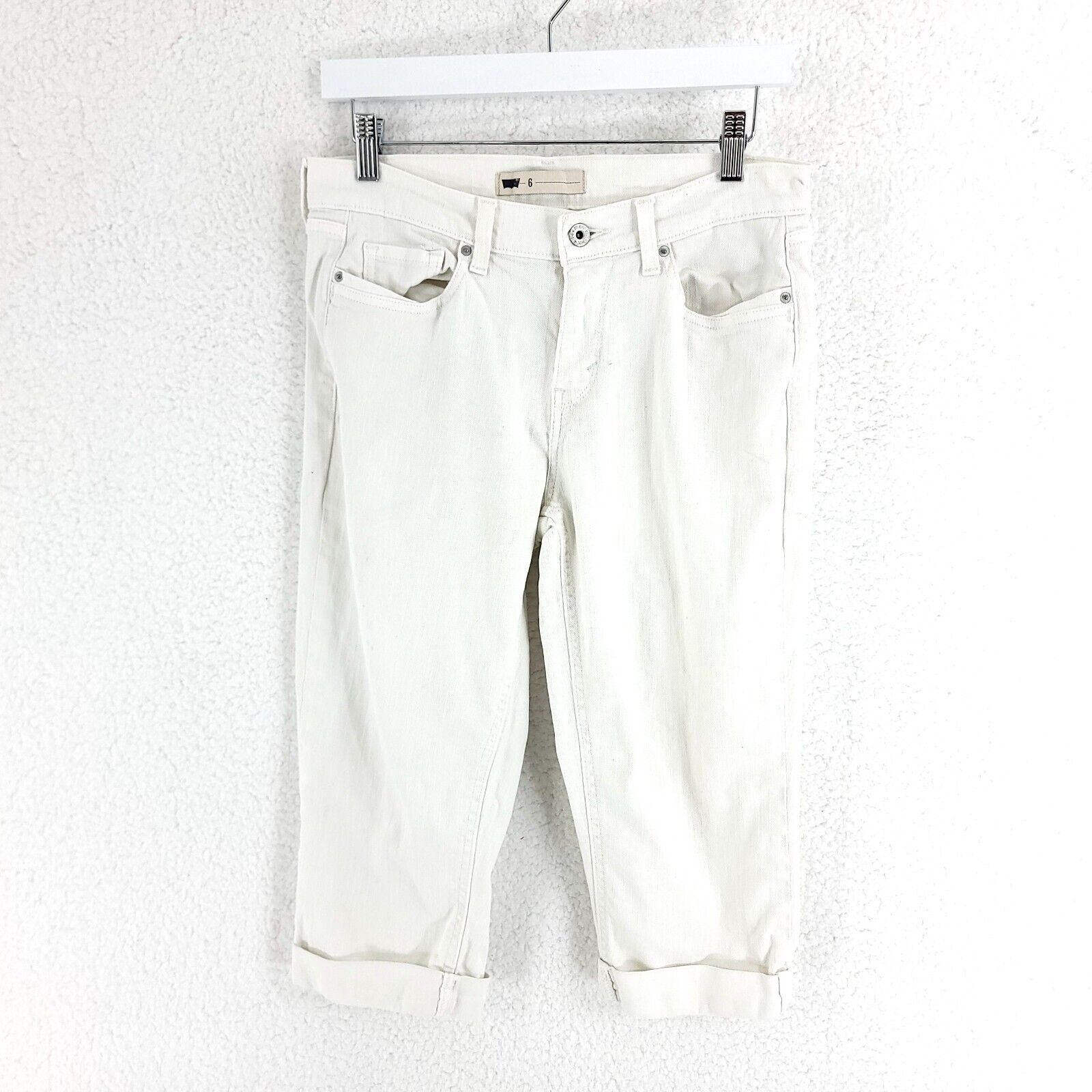 Levi's Levi's White Denim Capri Mid Rise Size 6 Jeans 29/18 Size 28" / US 6 / IT 42 - 1 Thumbnail
