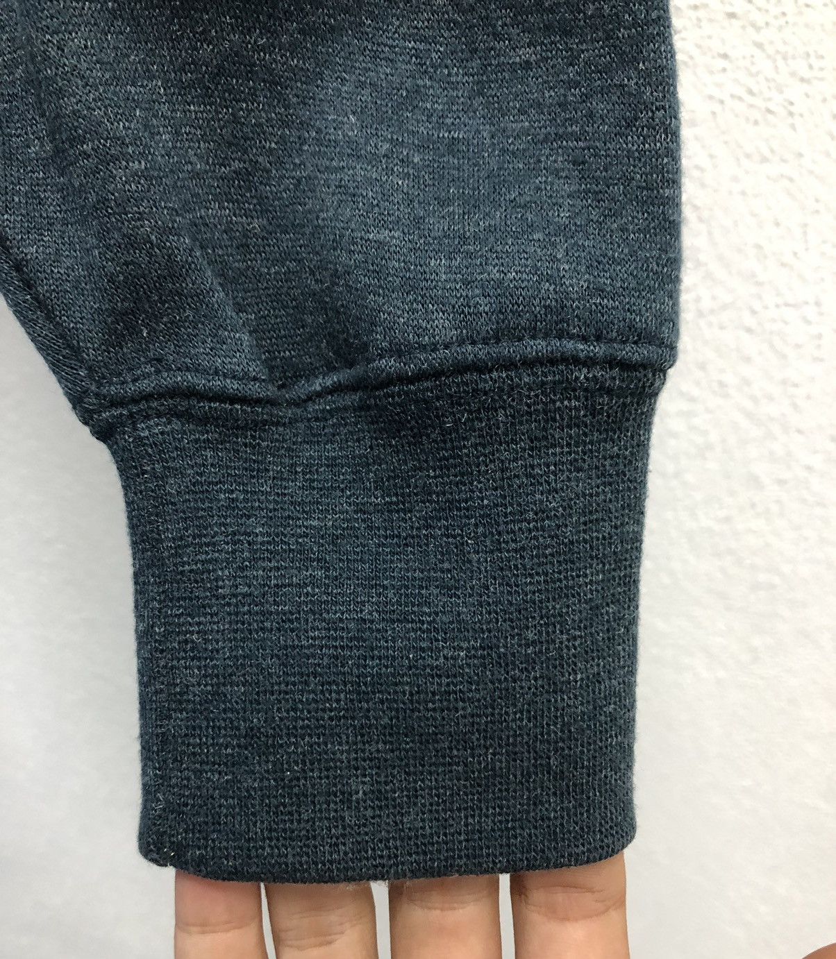 Valentino Vintage Rodhos Valentino Sweatshirt Size US M / EU 48-50 / 2 - 7 Thumbnail