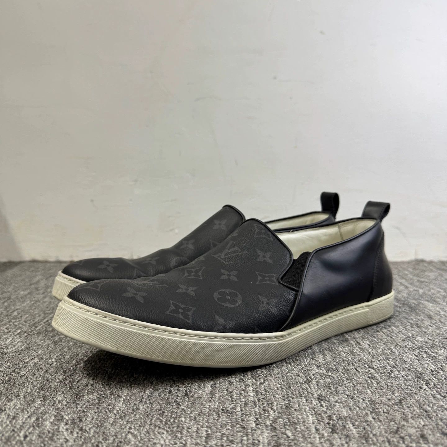 Louis Vuitton Louis Vuitton Monogram Sneaker 98 New US10/EU44 Size US 10 / EU 43 - 1 Thumbnail