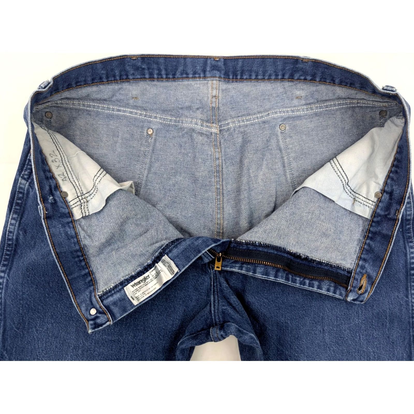 Wrangler Wrangler 13MWZ Cowboy Cut Original Fit Jeans Men 42x32 Blue Denim Regular 5-Pocket Wrangler Cowboy Cut Men Jeans 42 Extended Listing Size US 42 / EU 58 - 6 Thumbnail