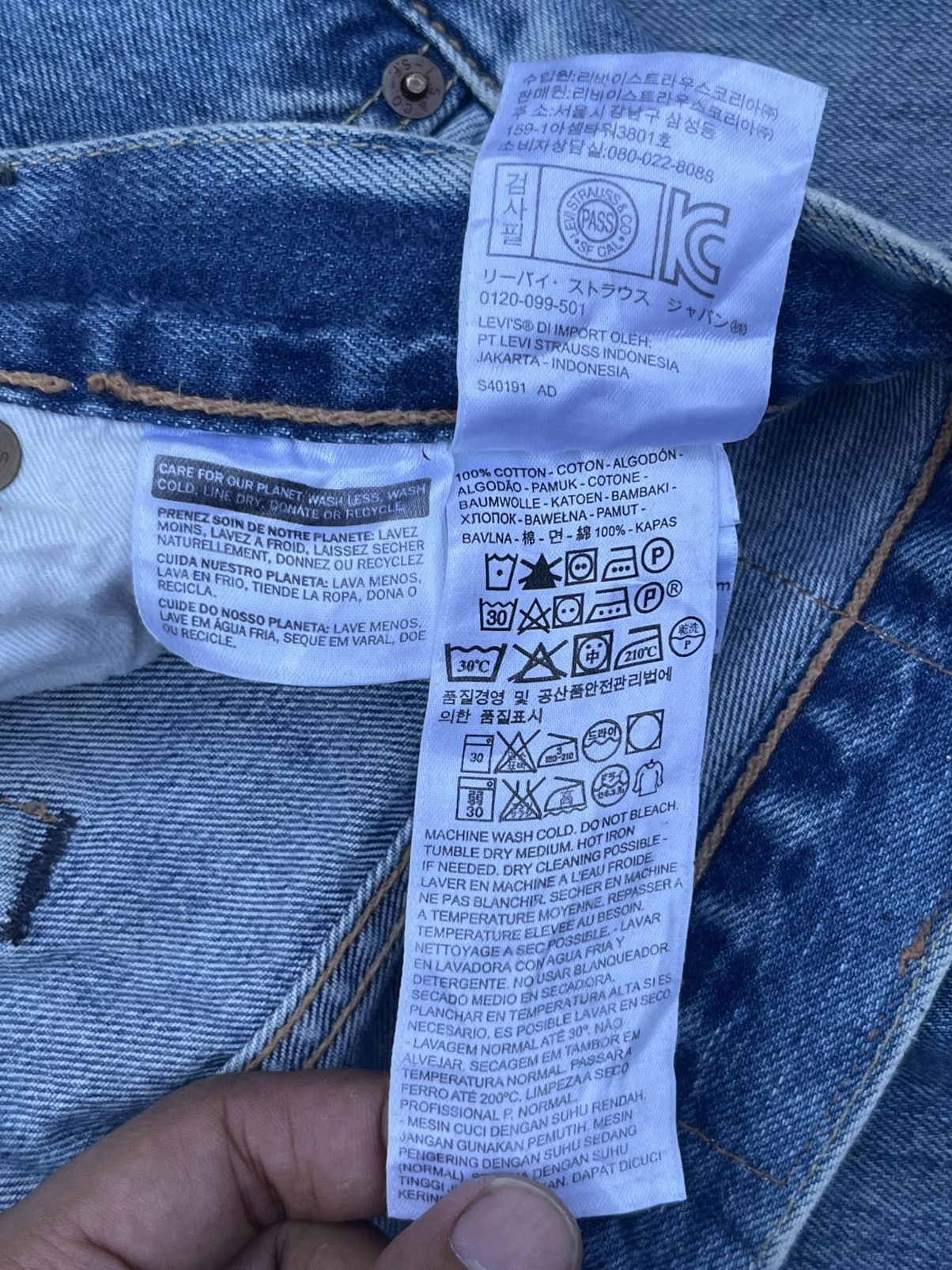 Levi's × Levi's Vintage Clothing Vintage Levi’s 501 Buttonfly Distressed Straight Leg Jeans Size US 29 - 13 Thumbnail