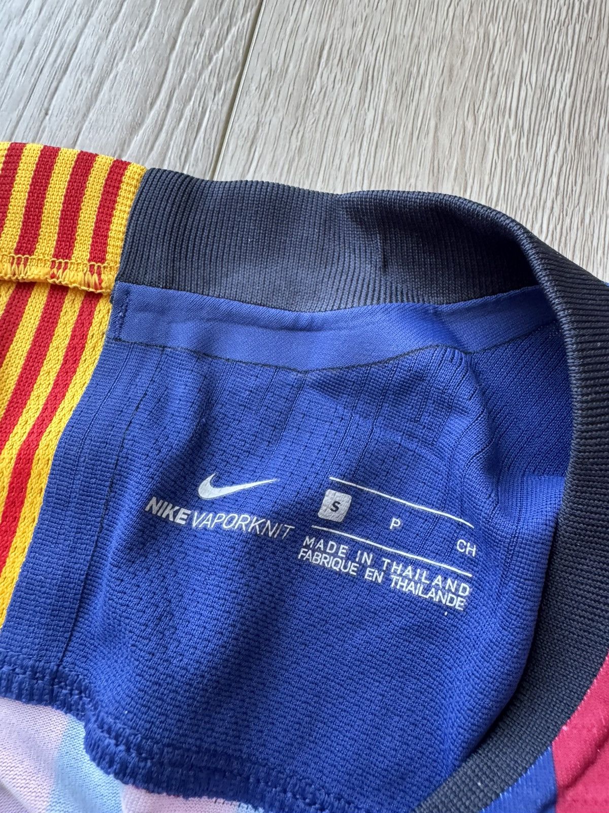 Nike Nike Vaporknit Barcelona 2017 2018 Messi #10 Soccer Jersey Size US S / EU 44-46 / 1 - 6 Thumbnail