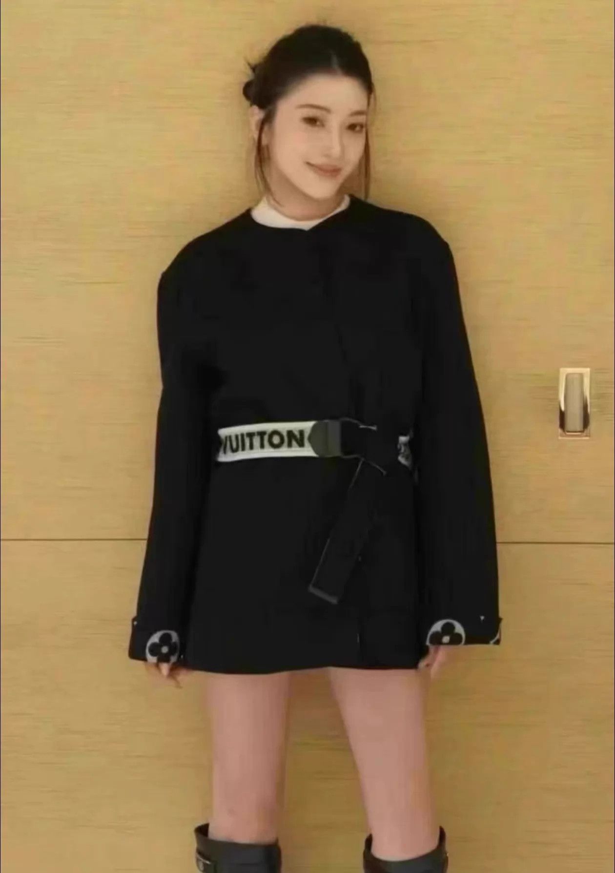 Louis Vuitton LV black gray lining all over logo mid-length jacket size 44 Size L / US 10 / IT 46 - 9 Thumbnail