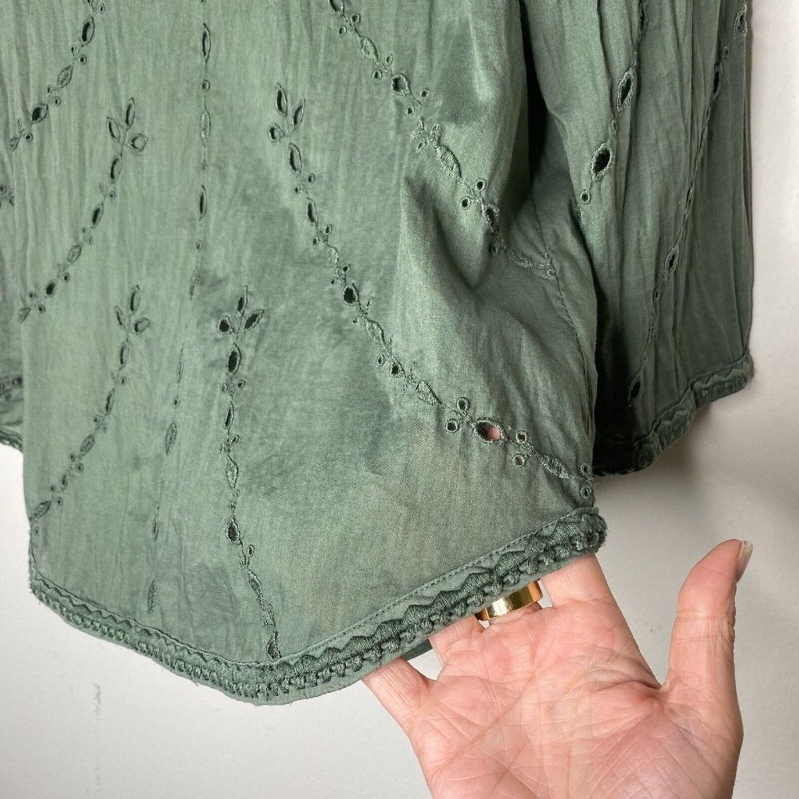 Gap Gap Green Embroidered Eyelet 3/4 Sleeve Crew Neck Blouse XS Size XS / US 0-2 / IT 36-38 - 6 Thumbnail