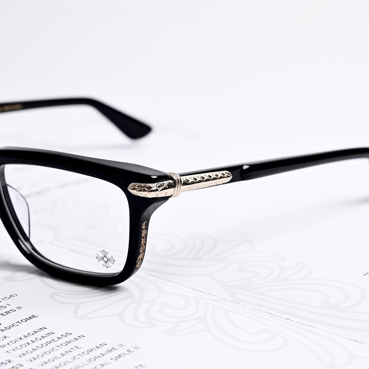 CHROME HEARTS LITTLE DINGER GLASSES