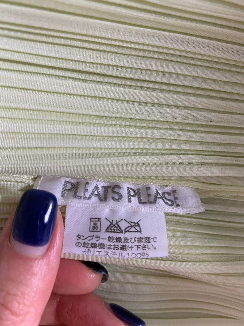 Issey Miyake Issey Miyake Fluorescent green pleated top Size XS / US 0-2 / IT 36-38 - 6 Thumbnail