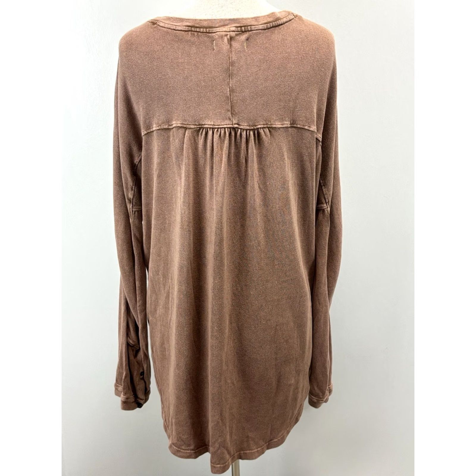 Free People Free People We The Free Free Spirit Henley Tunic Boho Embroider Top Oversized M Brown/pink Geometric Casual Sleeve Mens Women Girls Size M / US 6-8 / IT 42-44 - 3 Thumbnail