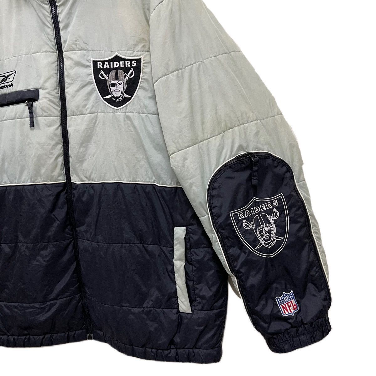 NFL Vintage Reebok X Raiders NFL puffer jacket Size US L / EU 52-54 / 3 - 6 Thumbnail