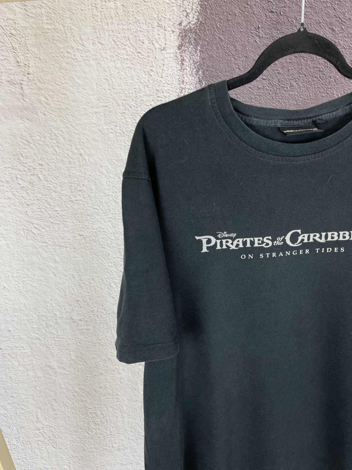 Disney Pirates of the Caribbean on stranger tides Disney big logo Size US L / EU 52-54 / 3 - 4 Thumbnail