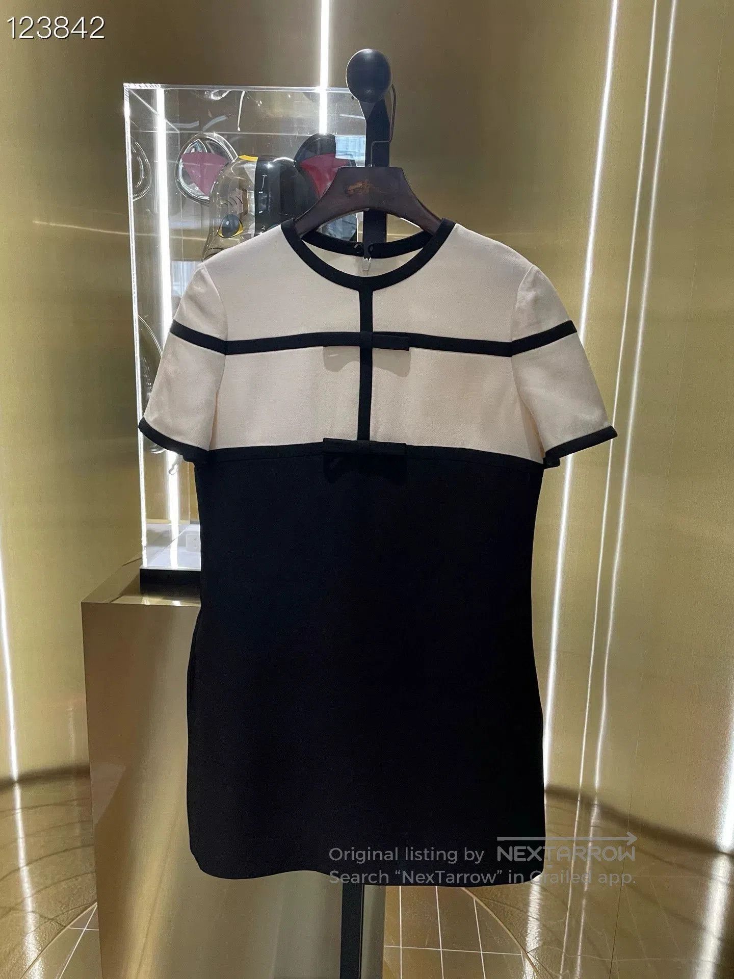 Valentino Valentino 2023 Runway Black White Bow Dress. Size M / US 6-8 / IT 42-44 - 1 Thumbnail
