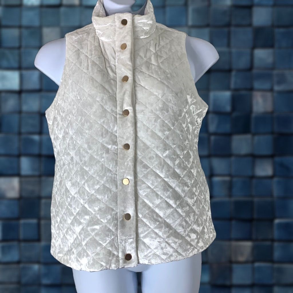Charter Club Vest Small White Velvet Gold Snap Front Pockets NEW