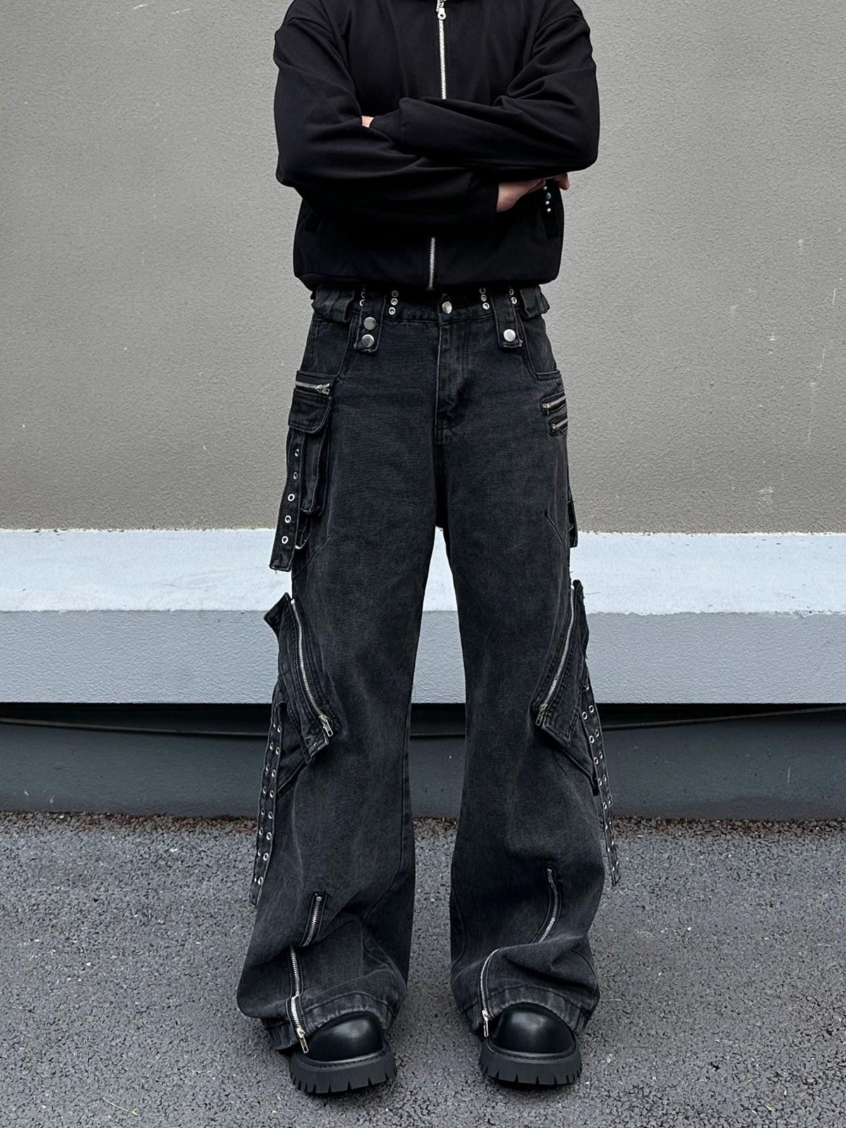 Japanese Brand Black Wide Leg Cargo Pants with Zipper and Strap Details Size US 32 / EU 48 - 5 Thumbnail