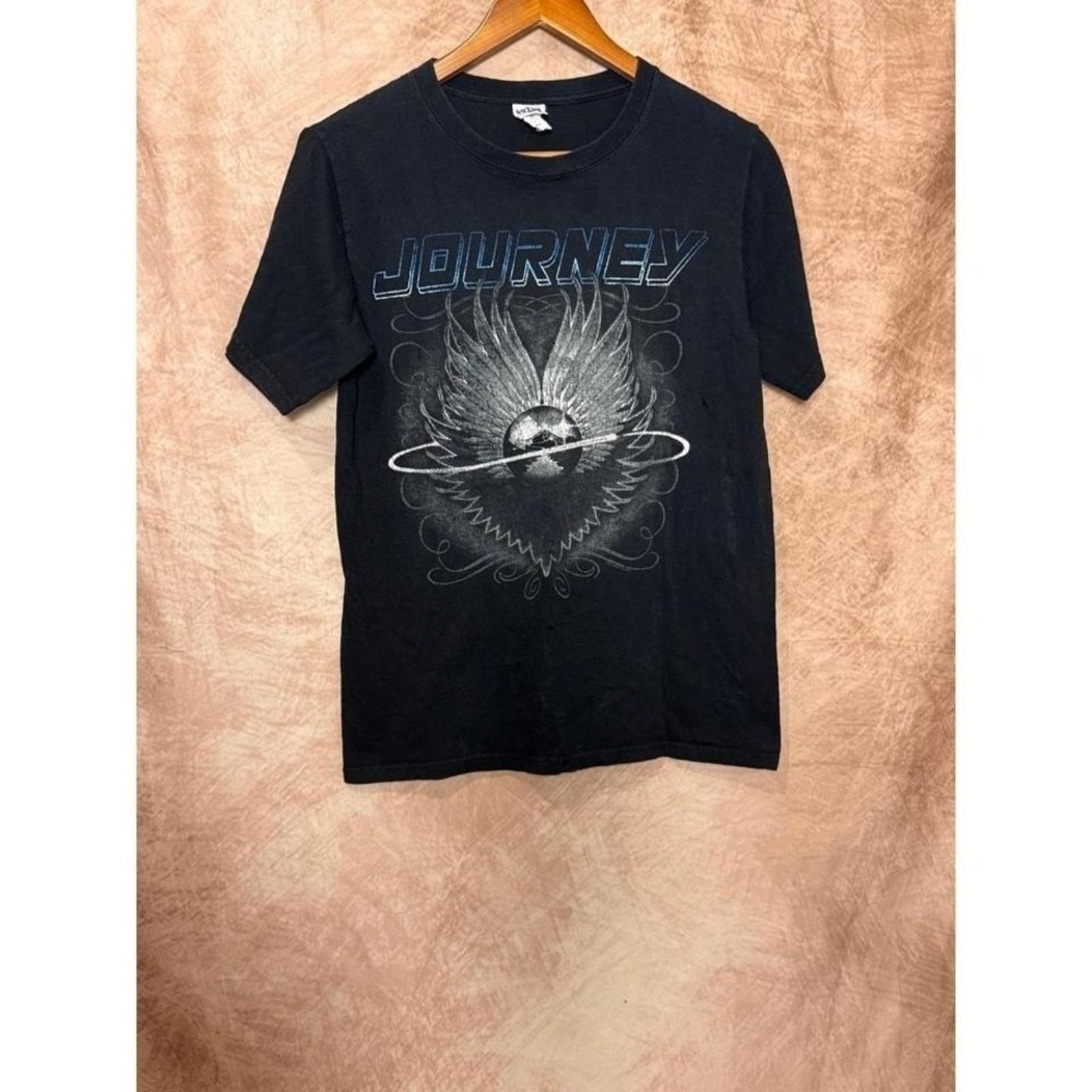 The Unbranded Brand Journey Vintage Tour Graphic Tee Size S/M Pre-Owned Size US S / EU 44-46 / 1 - 2 Thumbnail
