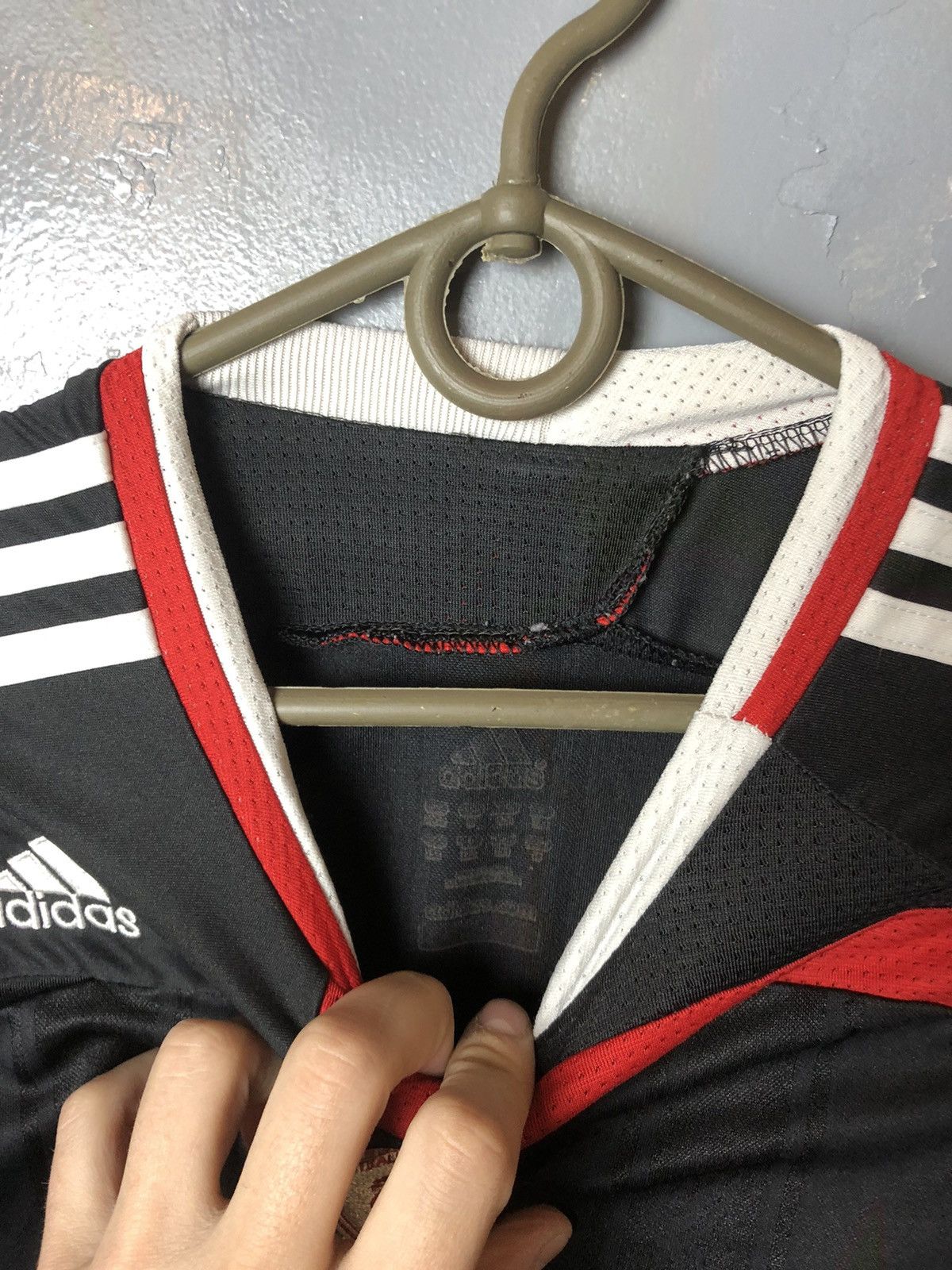 Vintage Vintage soccer jersey Liverpool adidas size xxs Size US XXS / EU 40 - 4 Thumbnail