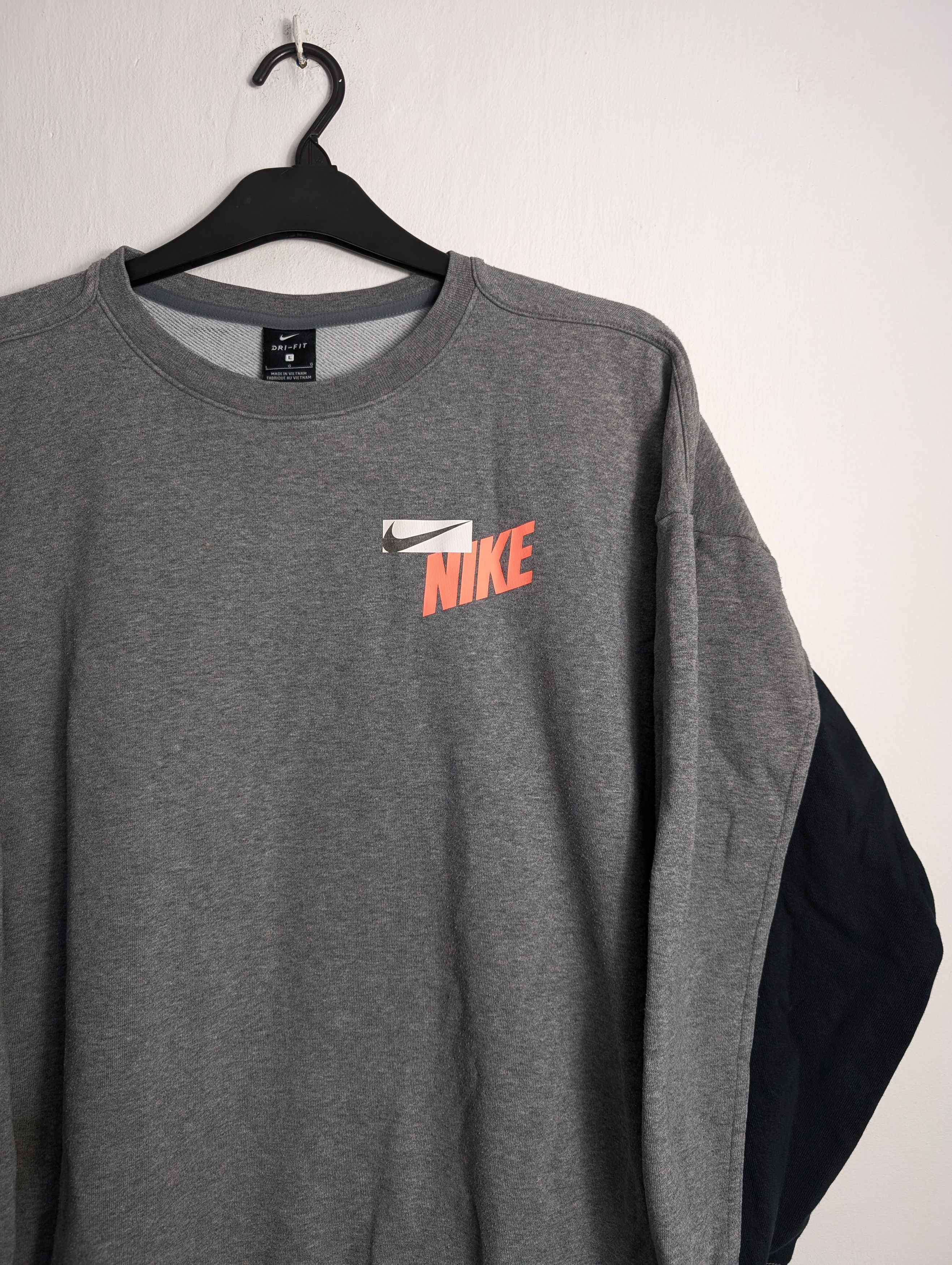 Nike Nike Wmns Dri Fit Gray Sweatshirt Sportswear Size L / US 10 / IT 46 - 2 Thumbnail