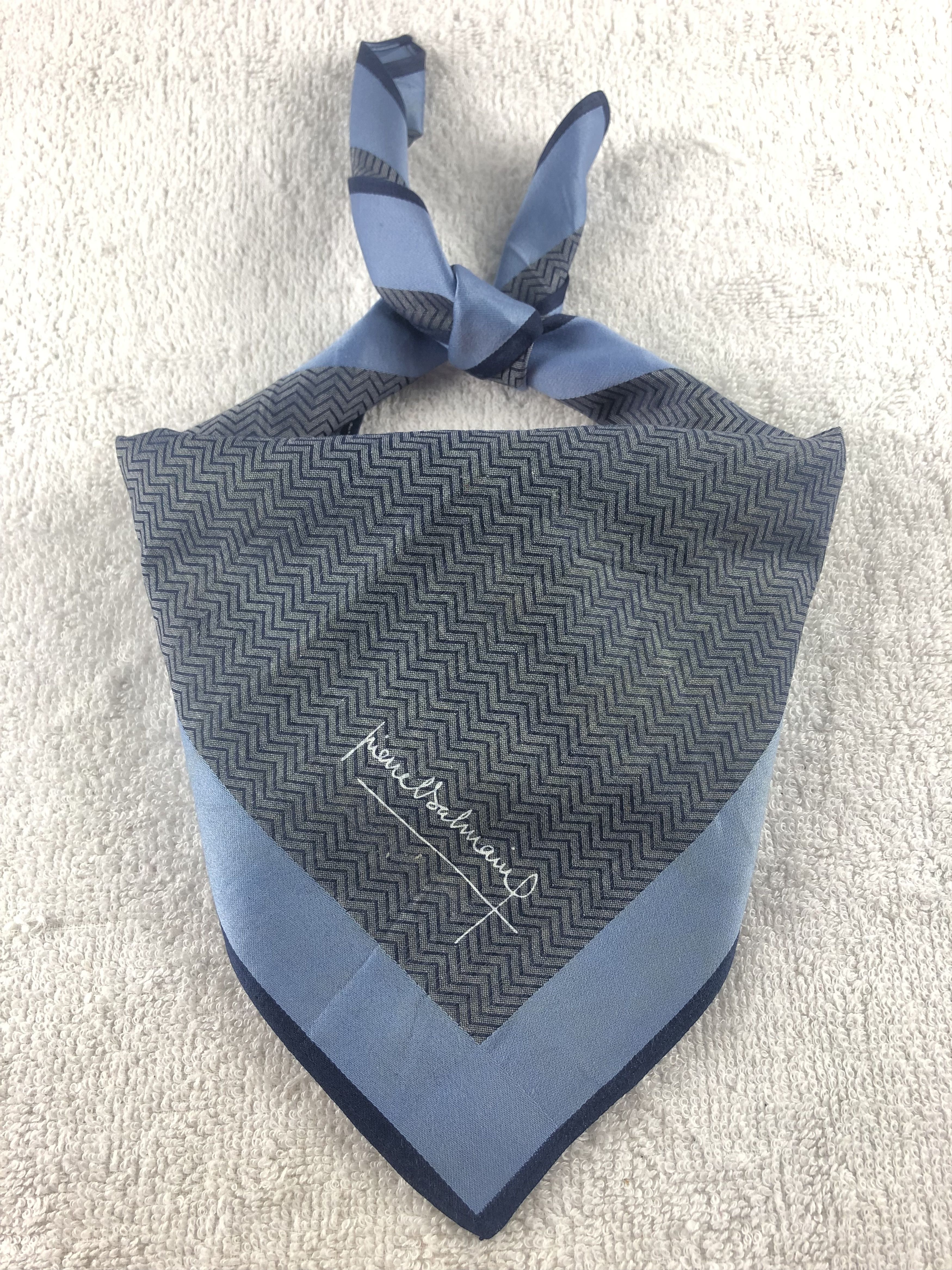 Pierre Balmain Pierre Balmain Handkerchief / Bandana / Neckerchief Size ONE SIZE - 1 Thumbnail