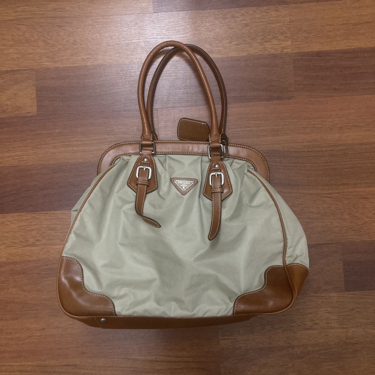 Prada × Vintage Vintage prada triangle logo bag Size ONE SIZE - 1 Thumbnail