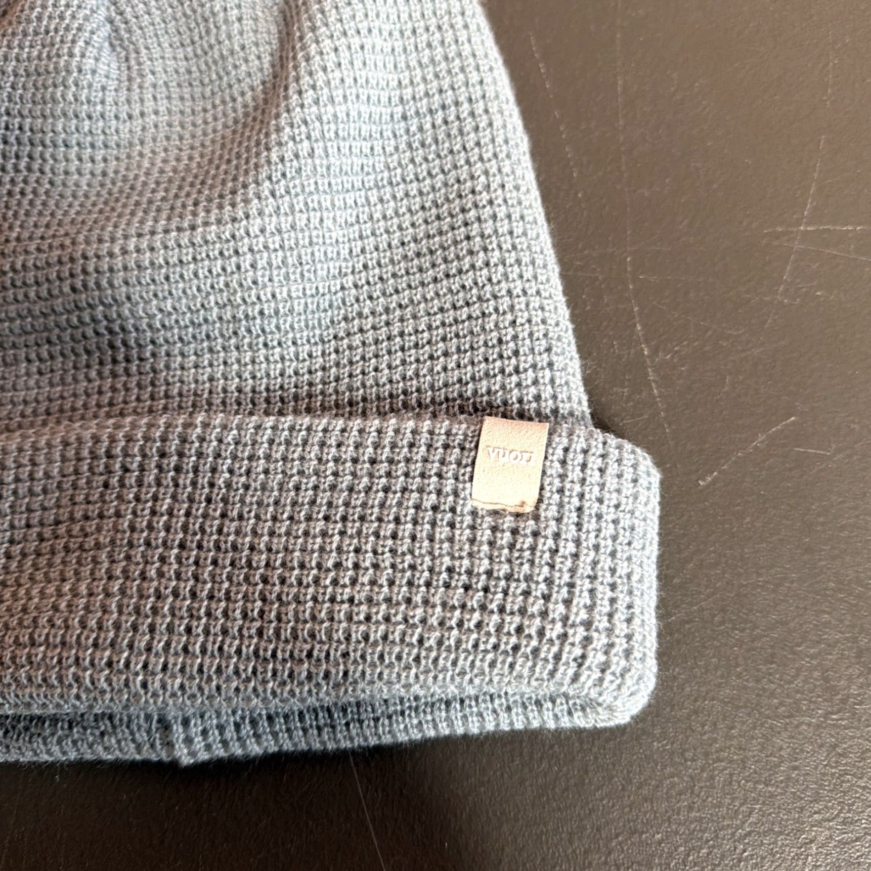 Vuori Vuori Beanie Cuffed Hat One Size Unisex Gray Waffle Alpine Knit Classic Winter Ski Outdoor Sports Hat Size ONE SIZE - 2 Thumbnail