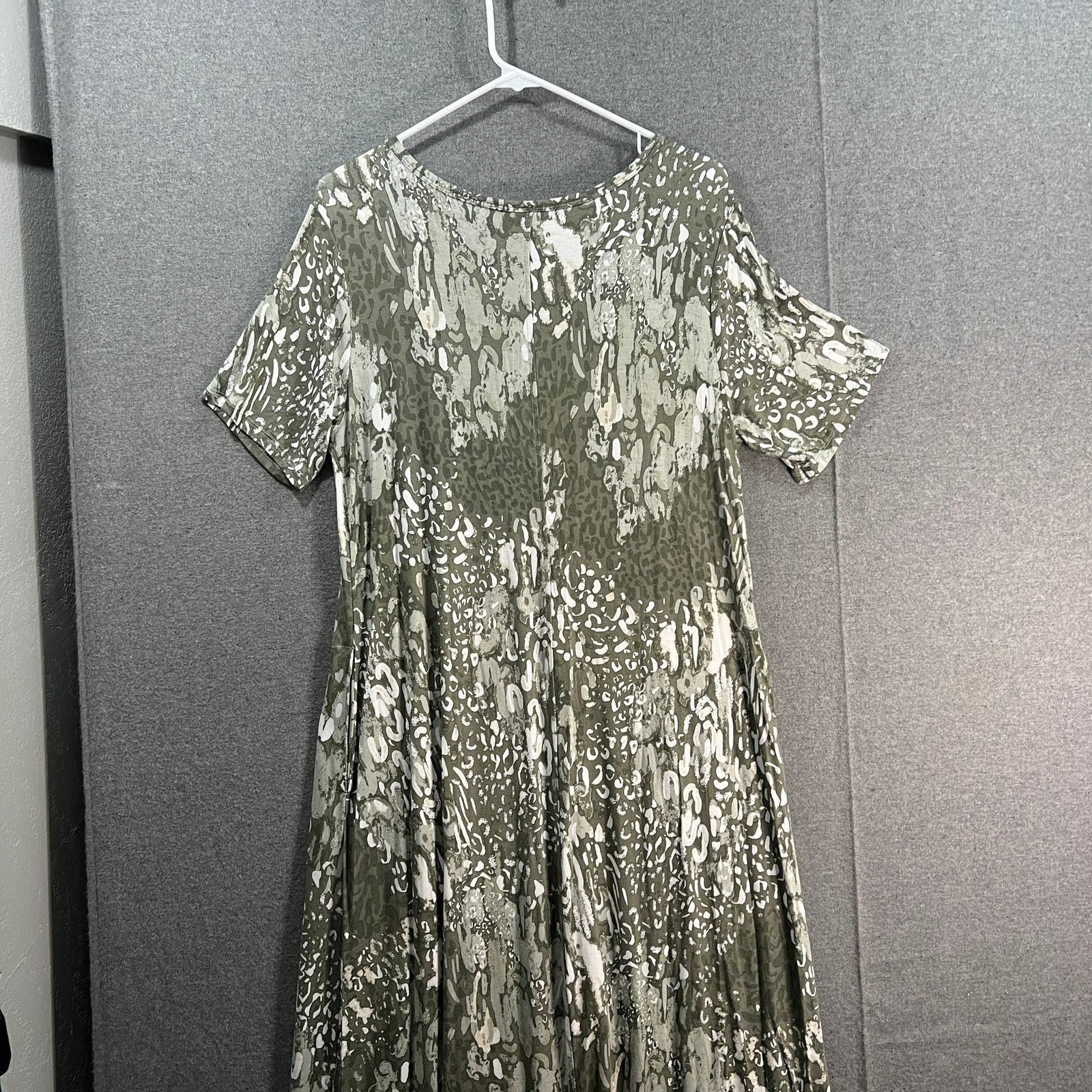 Other Belle by Kim Gravel Tall Print or Solid V-Neck Maxi Dress Size S / US 4 / IT 40 - 14 Thumbnail