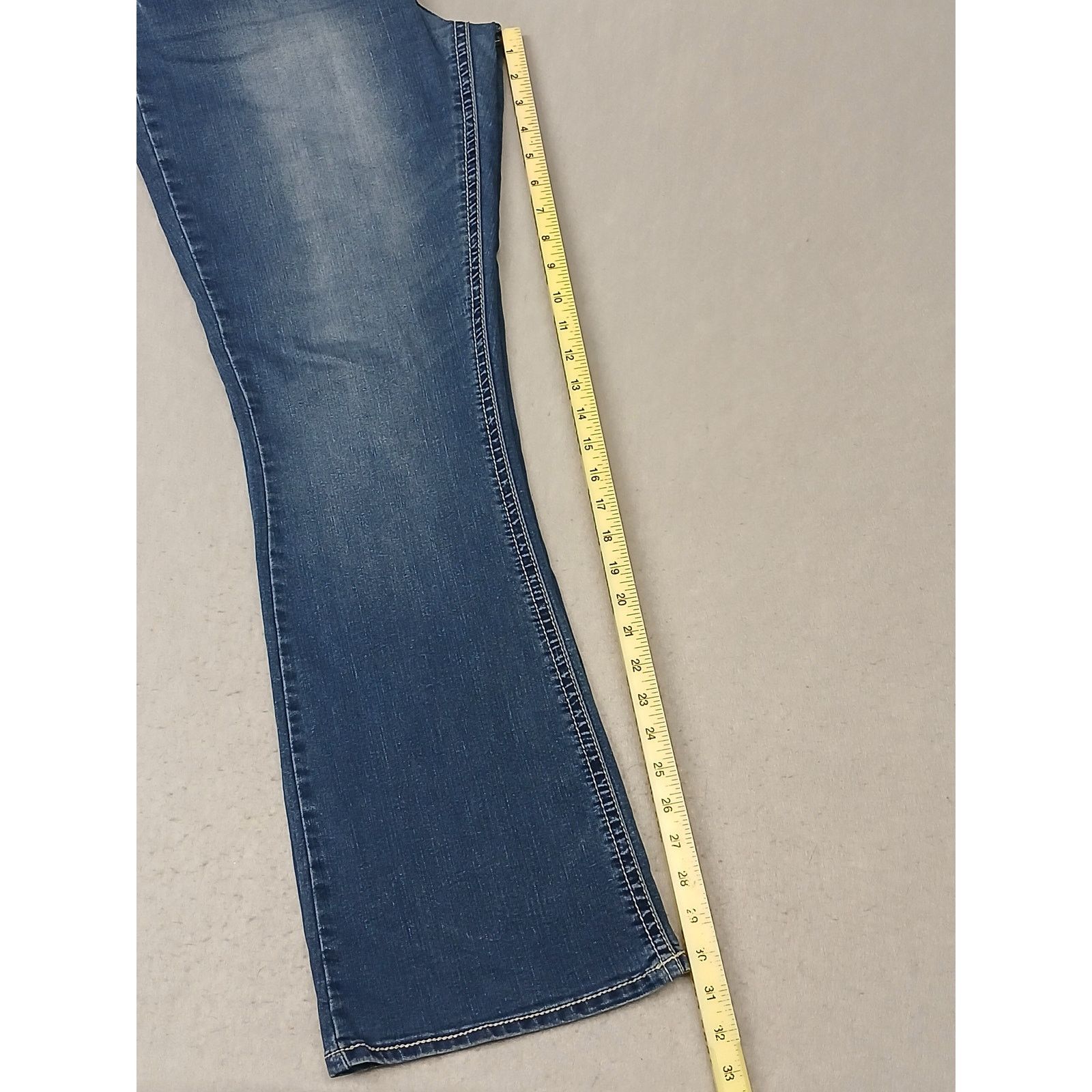 Other Wallflower (15R) Women's Curvy Fit Boot Cut Blue Denim Jeans Size 40" / US 18 - 4 Thumbnail
