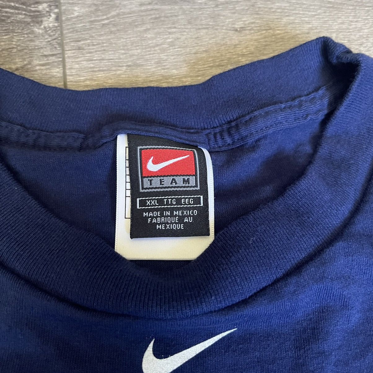 Nike Vintage 2000s Nike MLB Boston Red Sox Center Swoosh T Shirt Size US XXL / EU 58 / 5 - 5 Thumbnail