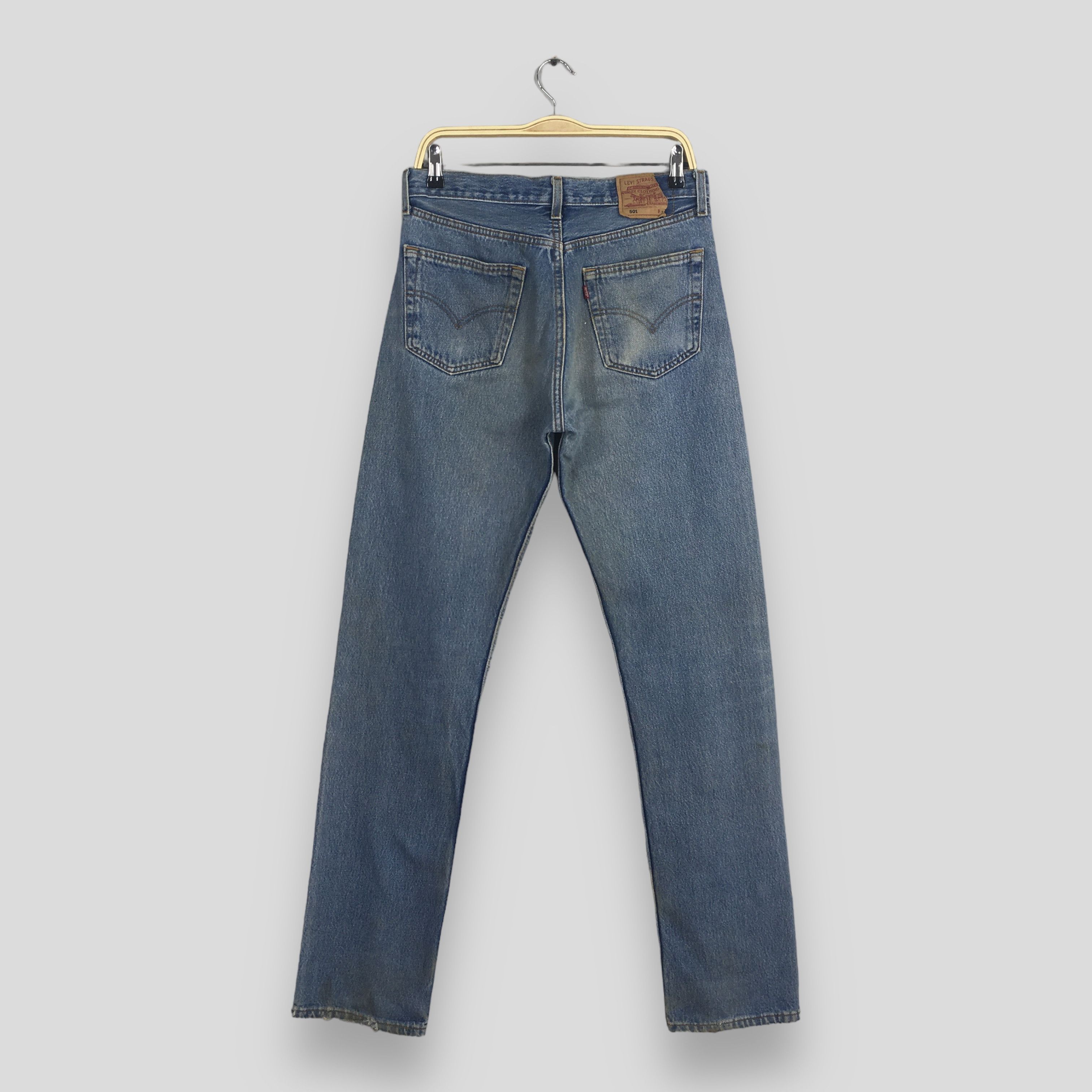 Levi's Size 30x34.5 Vintage 90s Levi's 501 Faded Blue Jeans Size US 30 / EU 46 - 7 Thumbnail