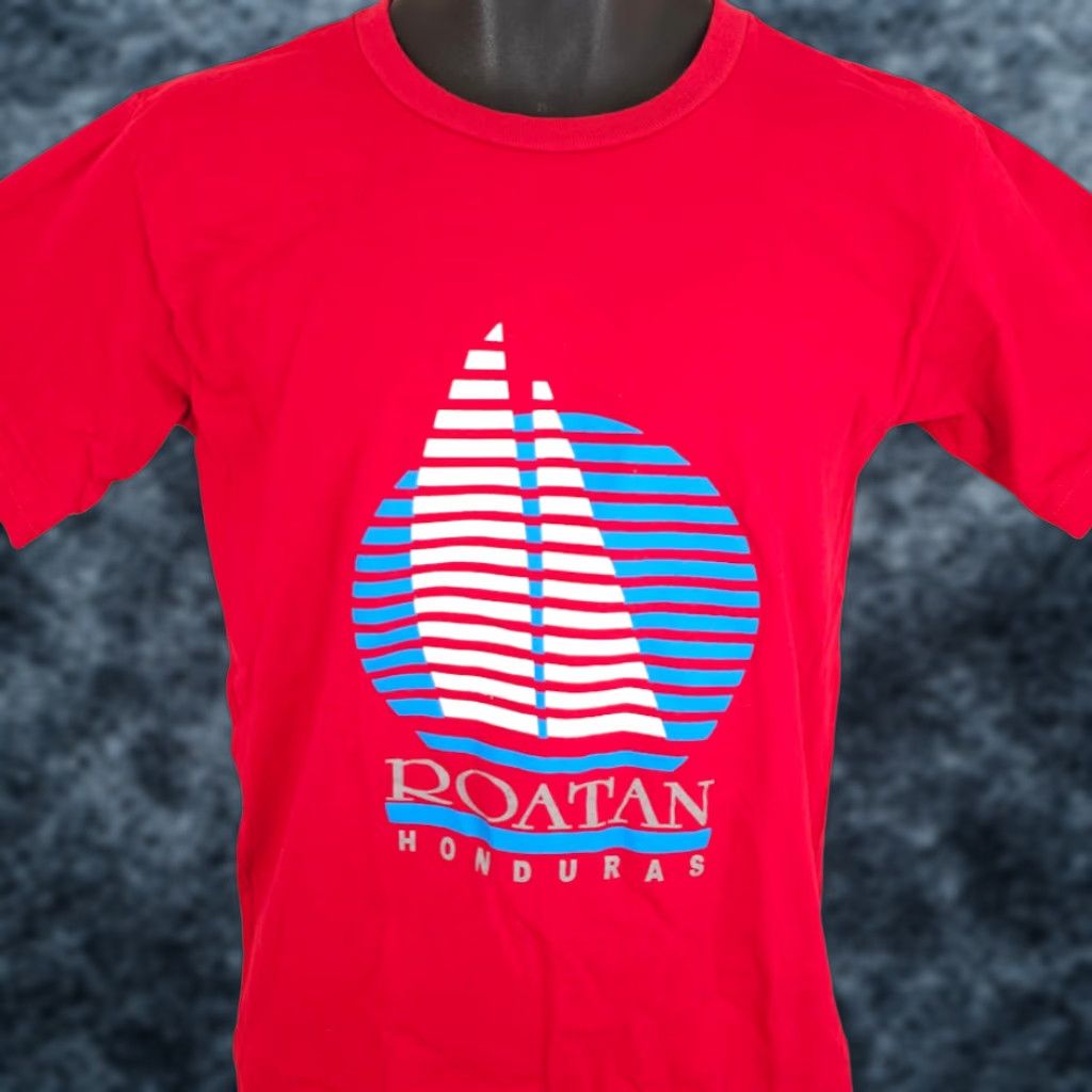 VINTAGE Roatan Honduras T Shirt Mens Size Small Red 90s Travel Destination Tee