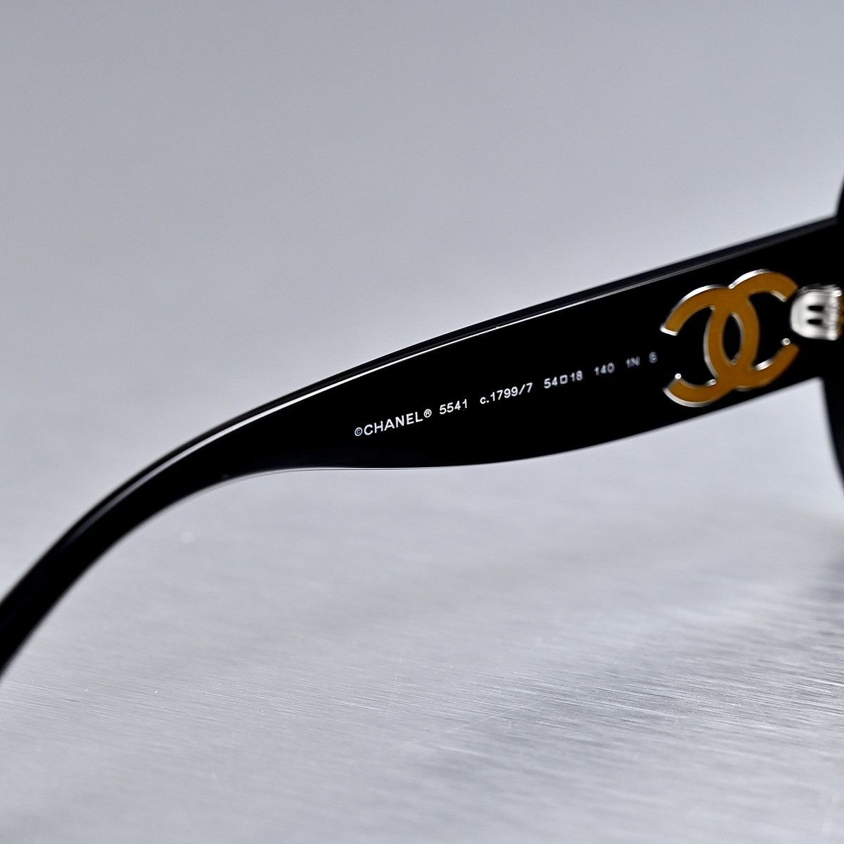 Chanel CHANEL 0CH5541 1799/7 SUNGLASSES Size ONE SIZE - 7 Thumbnail