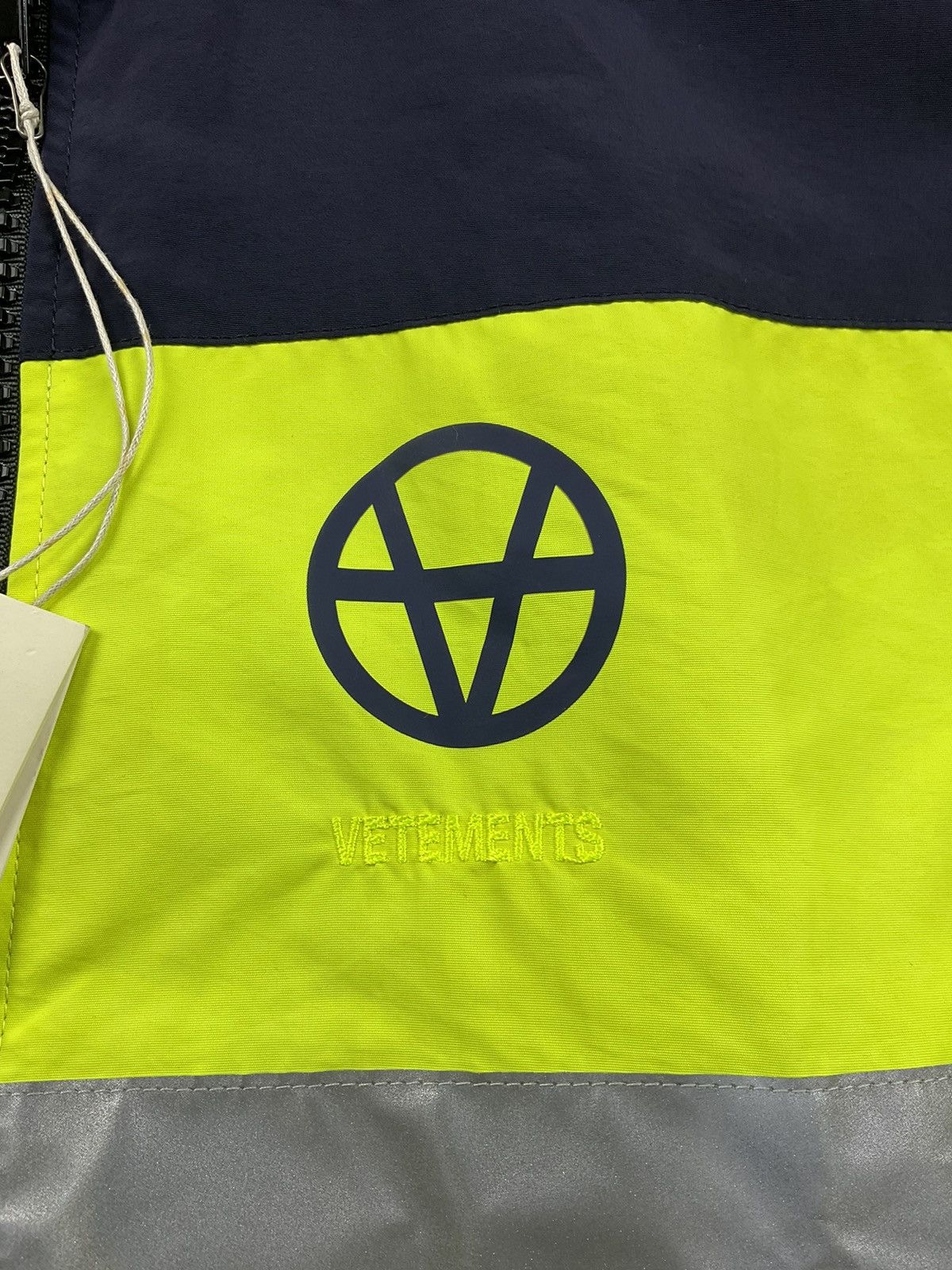 Vetements Vetements F/W'19 Hi Vis Anarchy Parka Jacket Size US S / EU 44-46 / 1 - 8 Thumbnail