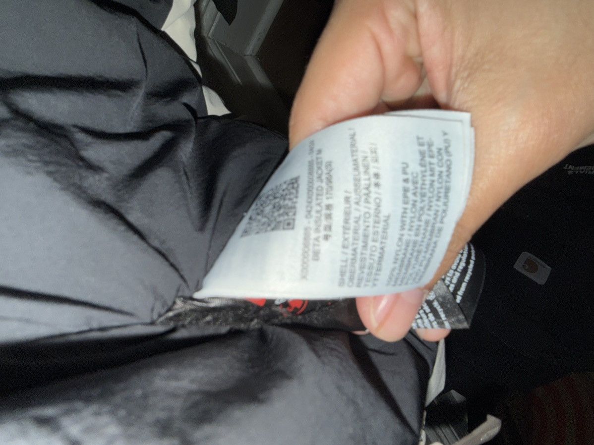 Arc'teryx Arc’teryx Beta Insulated Jacket — Two-Tone Black/Sand Size US S / EU 44-46 / 1 - 4 Thumbnail