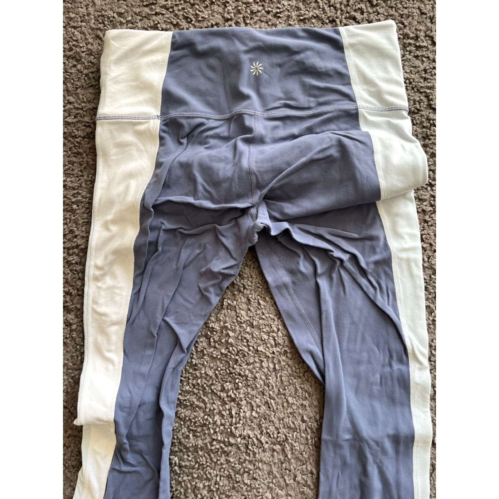 Athleta Athleta Chaturanga Capri Crop Leggings Blue White Womans 305922 Size 32" / US 10 / IT 46 - 2 Thumbnail