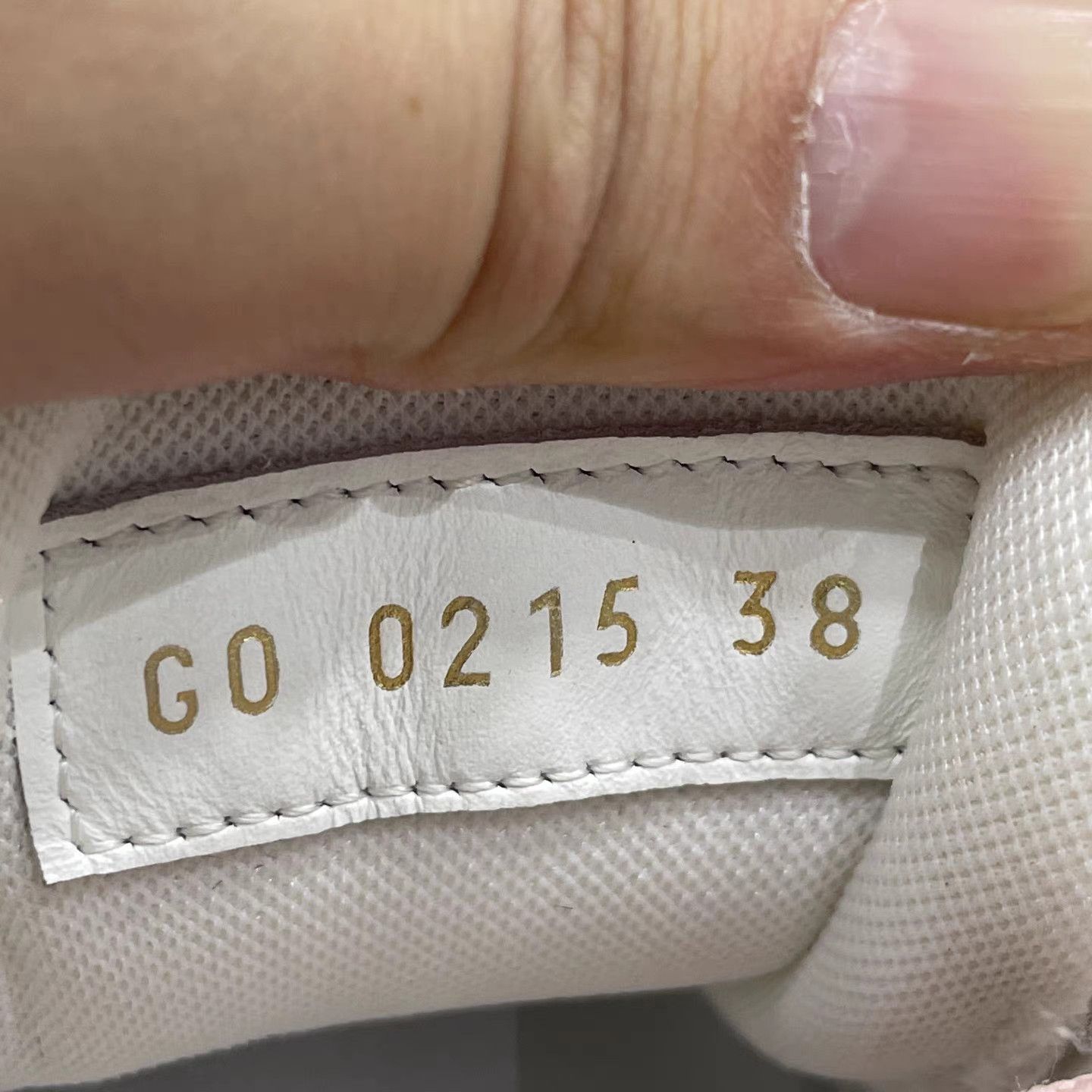 Louis Vuitton LOUIS VUITTON LV Trainer White & Rose Pink K15 Size US 8 / IT 38 - 9 Thumbnail