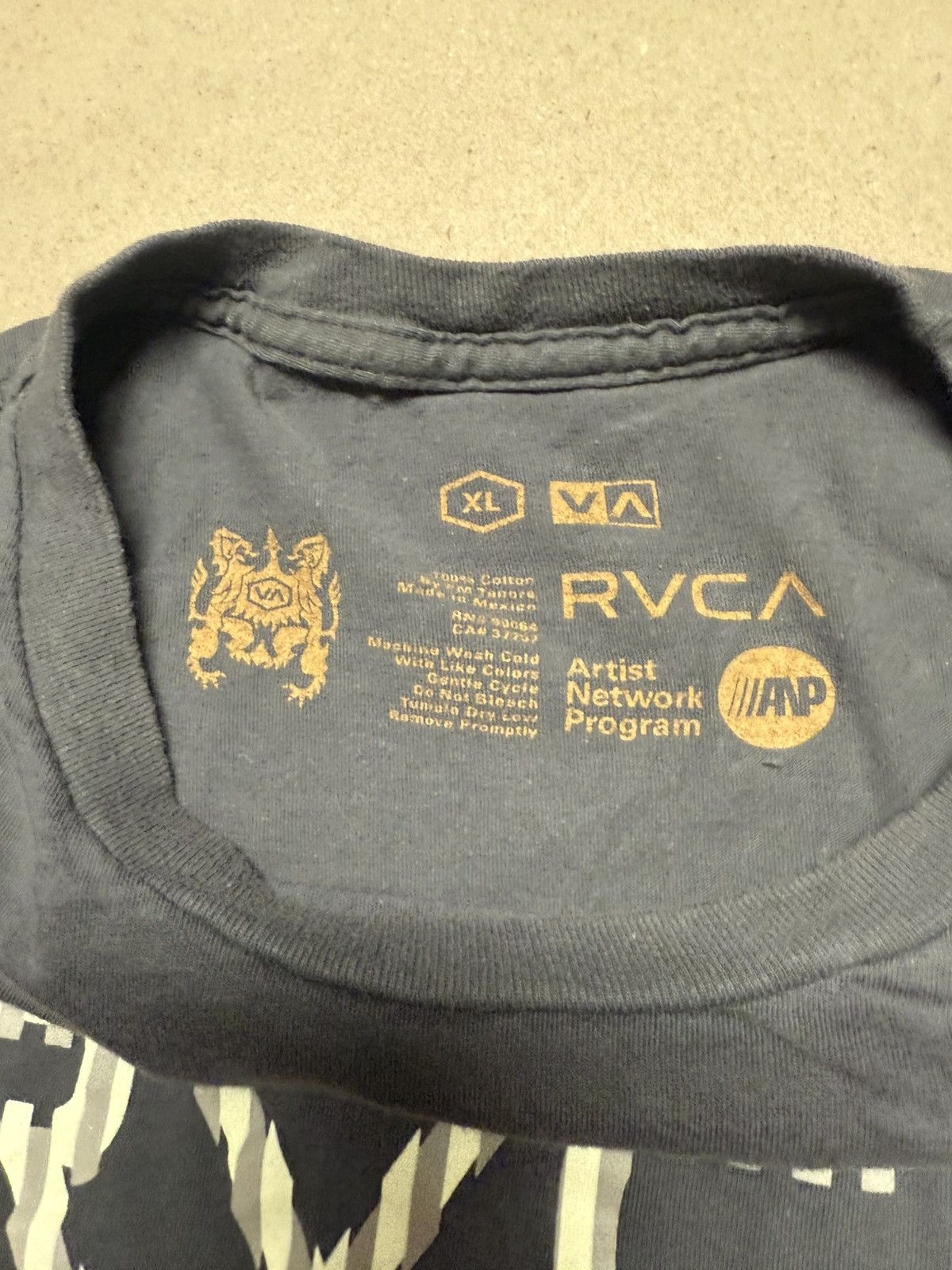 RVCA RVCA Men’s t shirt Size XL Extra Large Surfboard Rare! Size US XL / EU 56 / 4 - 3 Thumbnail