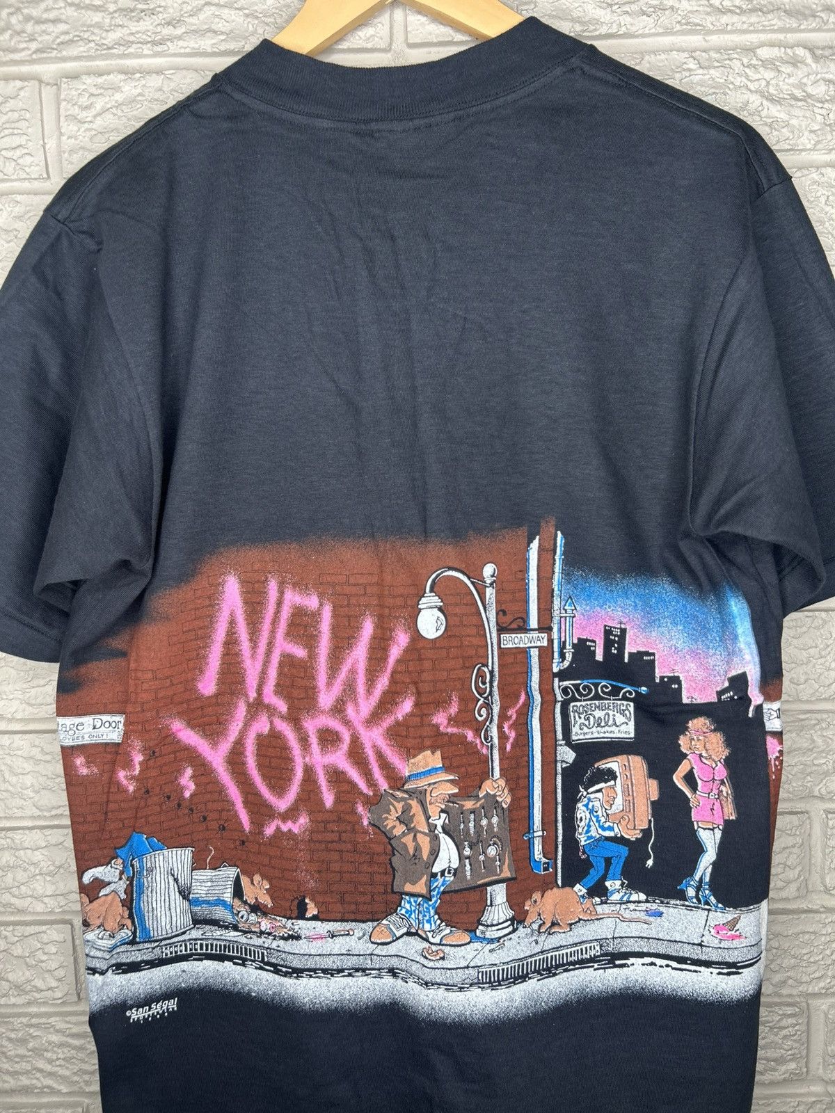 Vintage Vintage 1989 New York Art Wrap Around T Shirt Size US L / EU 52-54 / 3 - 8 Thumbnail